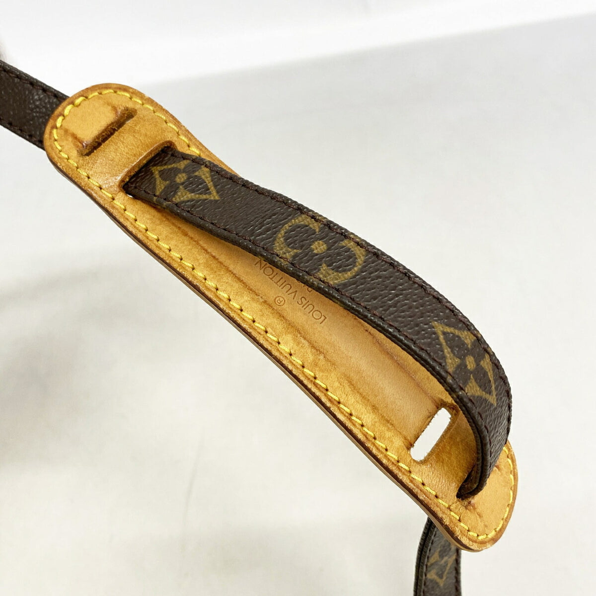 Louis Vuitton Brown Shoulder Bag (Pre-Owned)