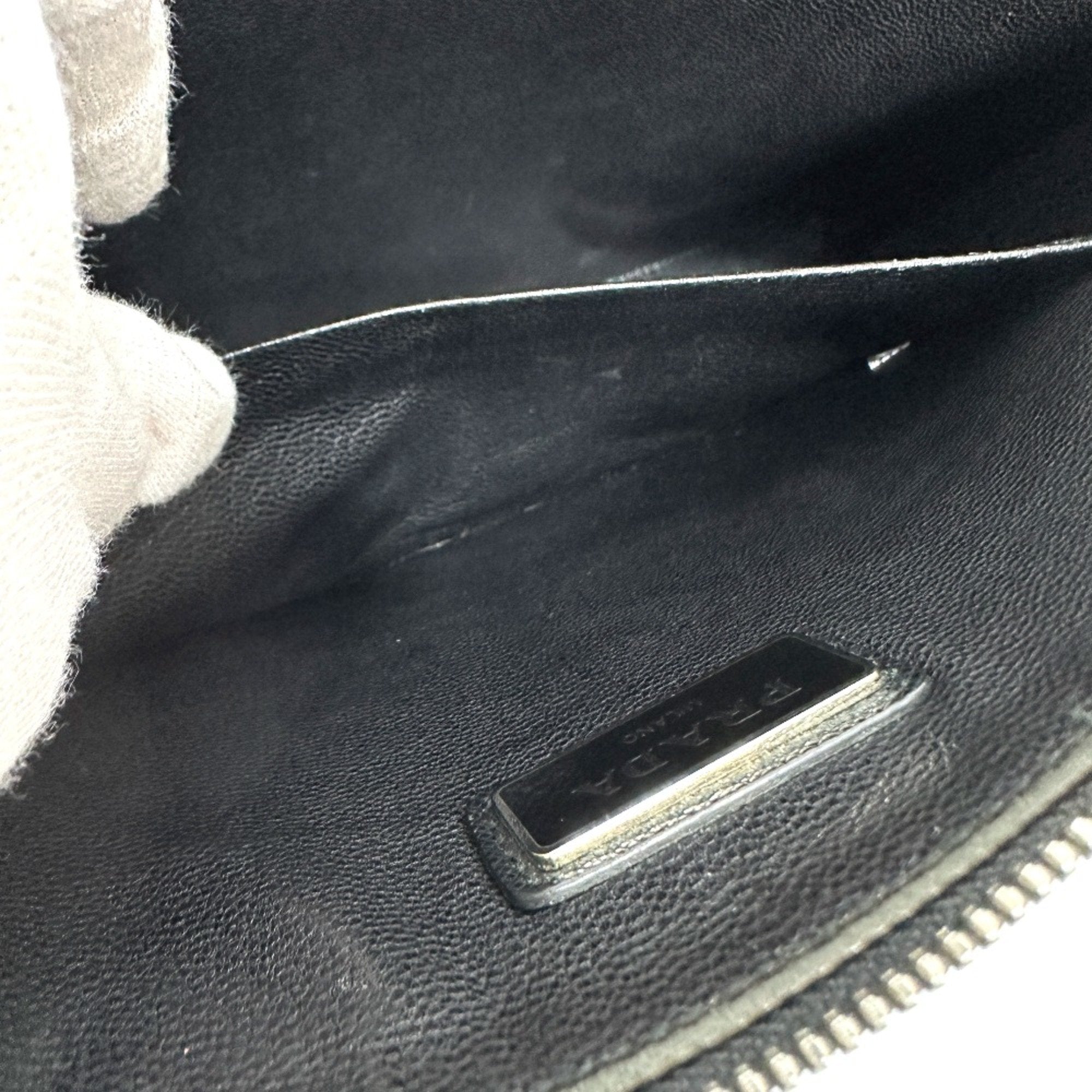 Prada Black Leather Clutch Bag (Pre-Owned)