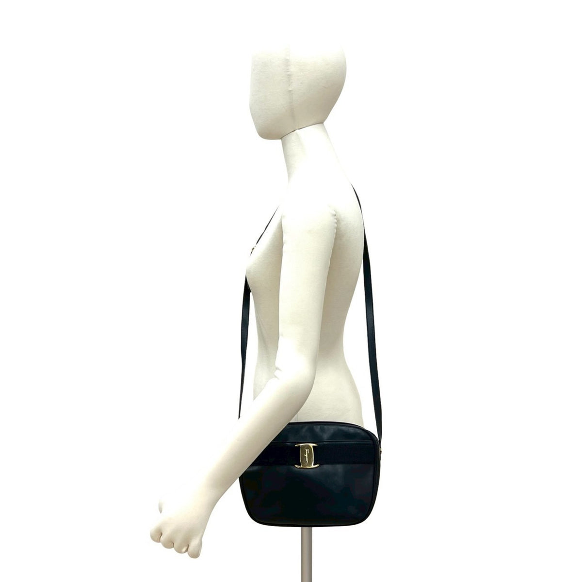 Salvatore Ferragamo Navy Leather Pochette Shoulder Bag (Pre-Owned)