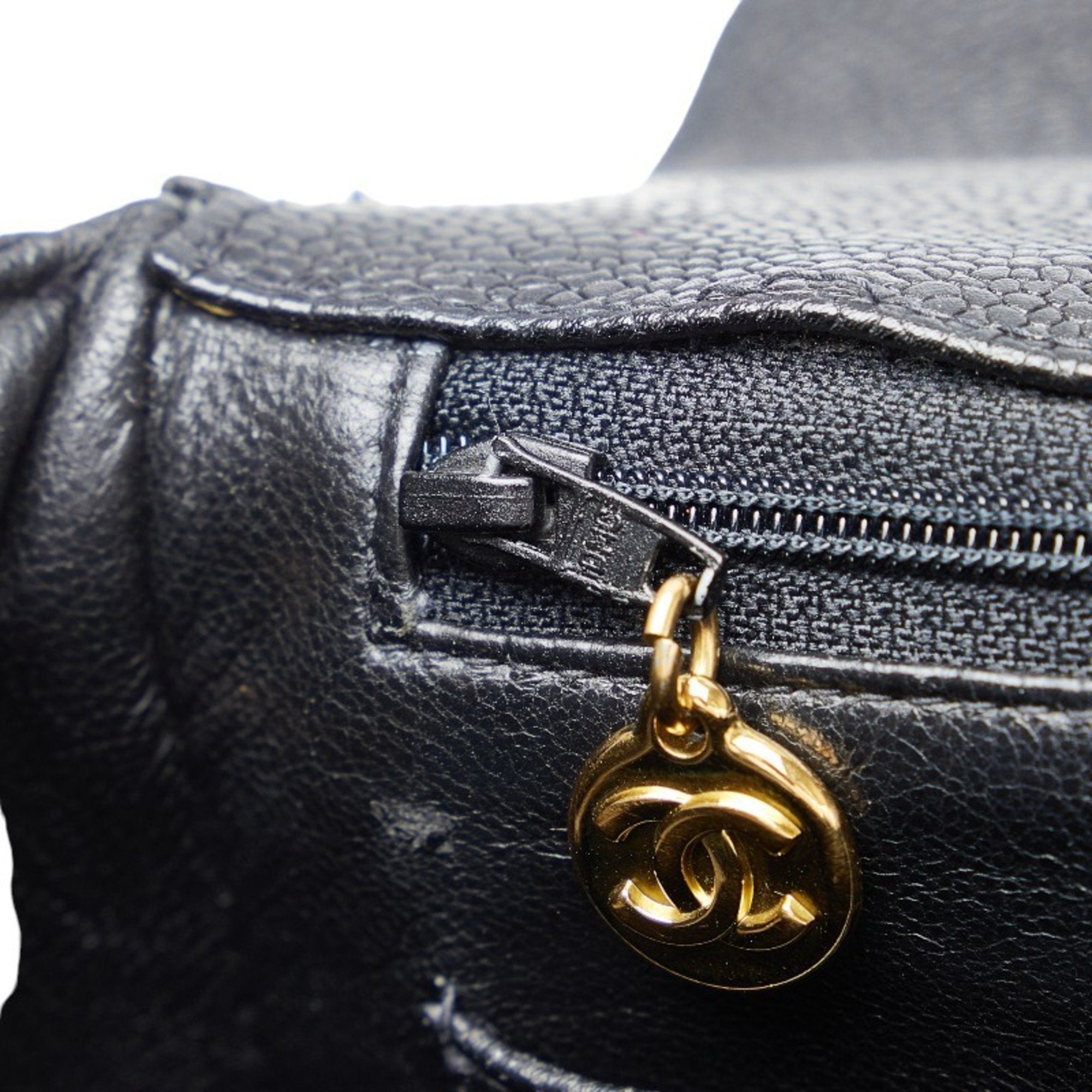 Chanel Black Caviar Leather Handbag (Pre-Owned)