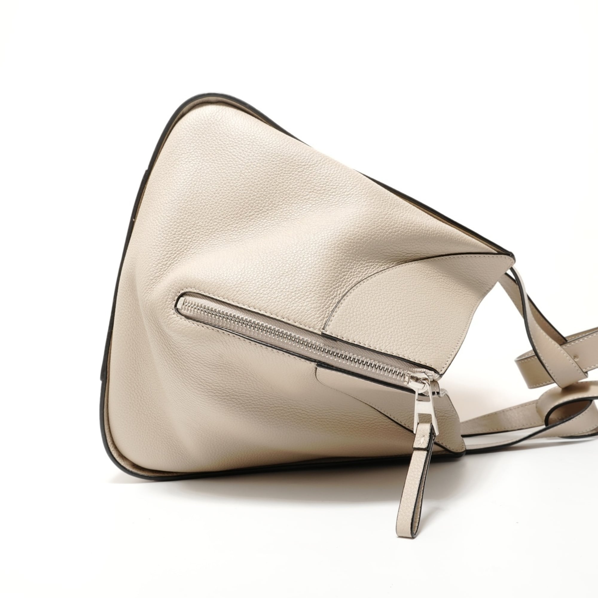 Loewe Hammock Beige Handbag (Pre-Owned)