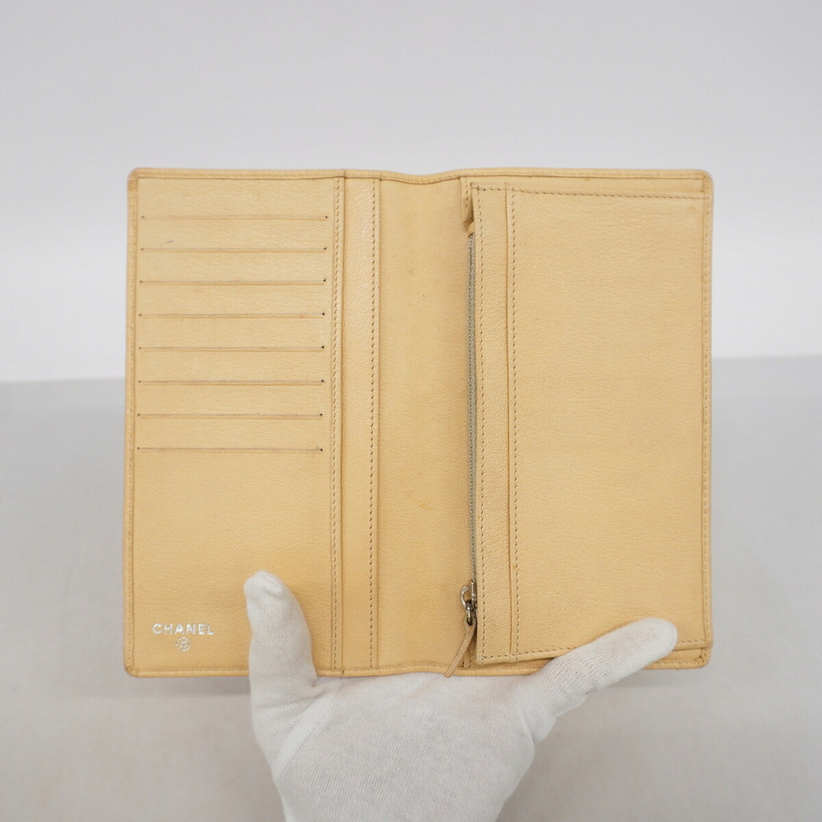 Chanel Beige Leather Long Wallet (Bi-Fold) (Pre-Owned)