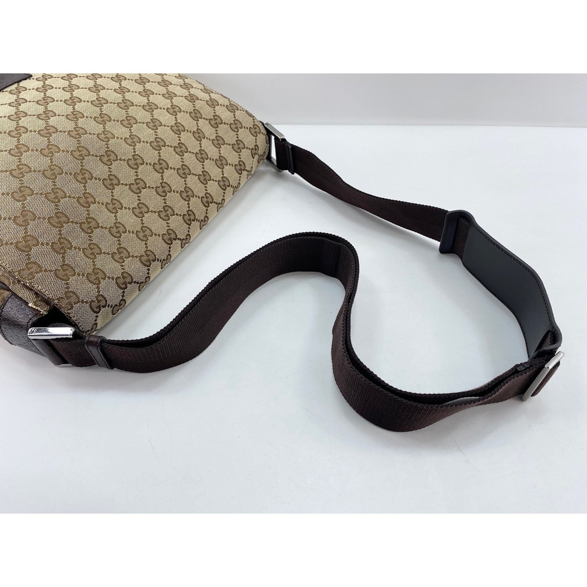 Gucci Brown Shoulder Bag (Pre-Owned)