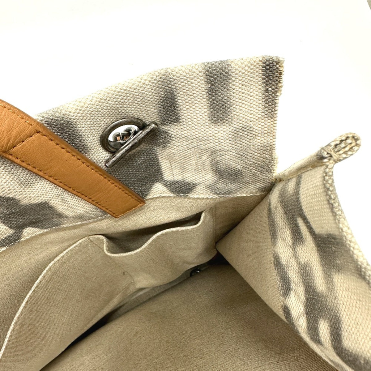 Chanel Beige Other Shoulder Bag (Pre-Owned)