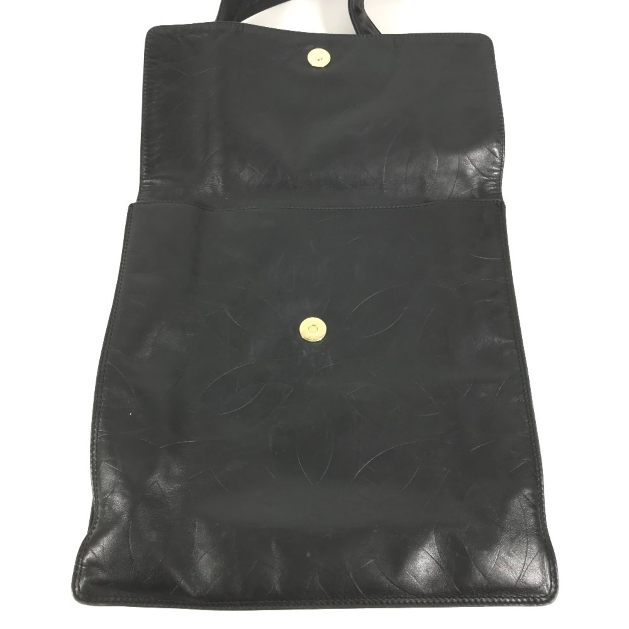 Chanel Black Leather Pochette Shoulder Bag (Pre-Owned)