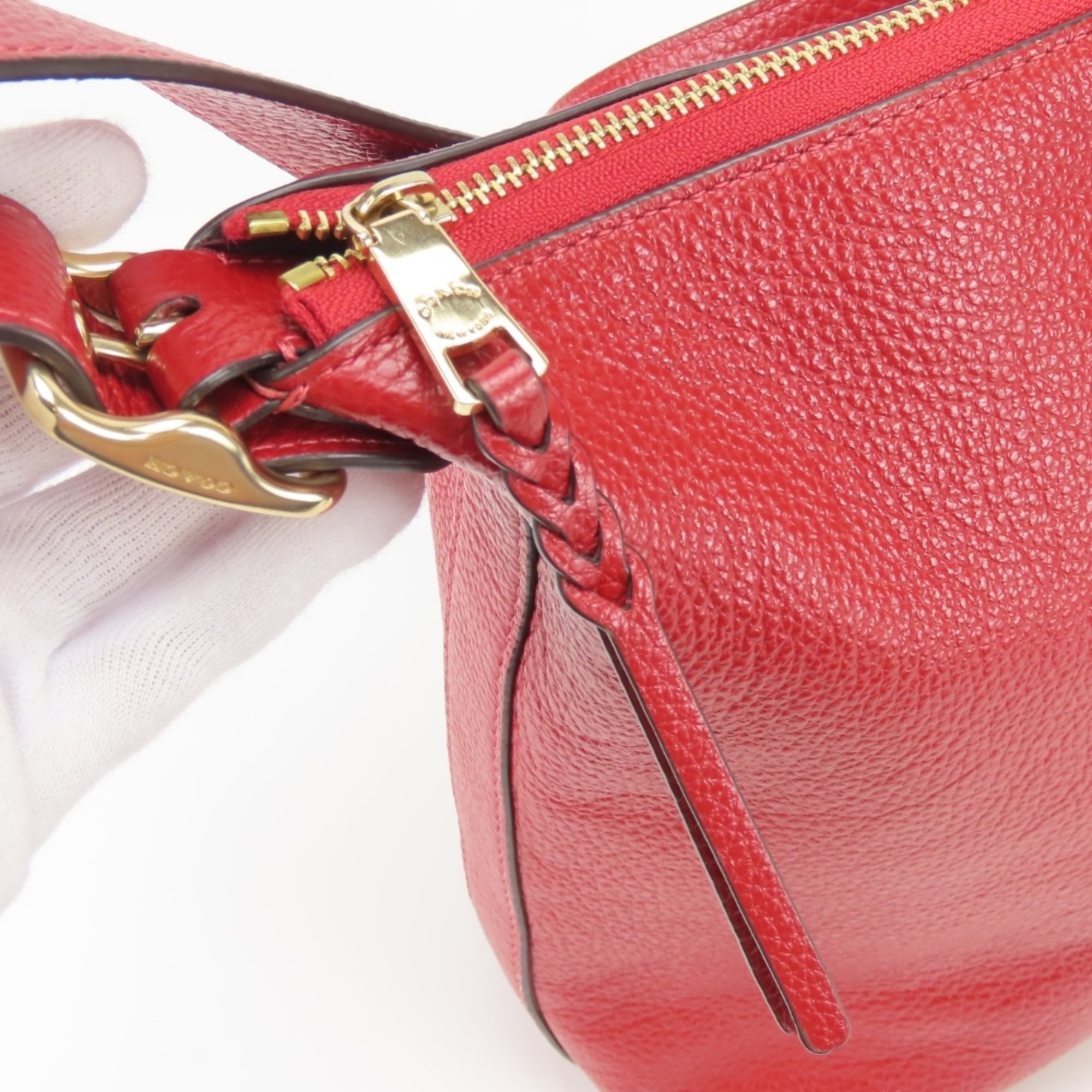 Coach Red Color Leather Shoulder Bag (Pre-Owned)