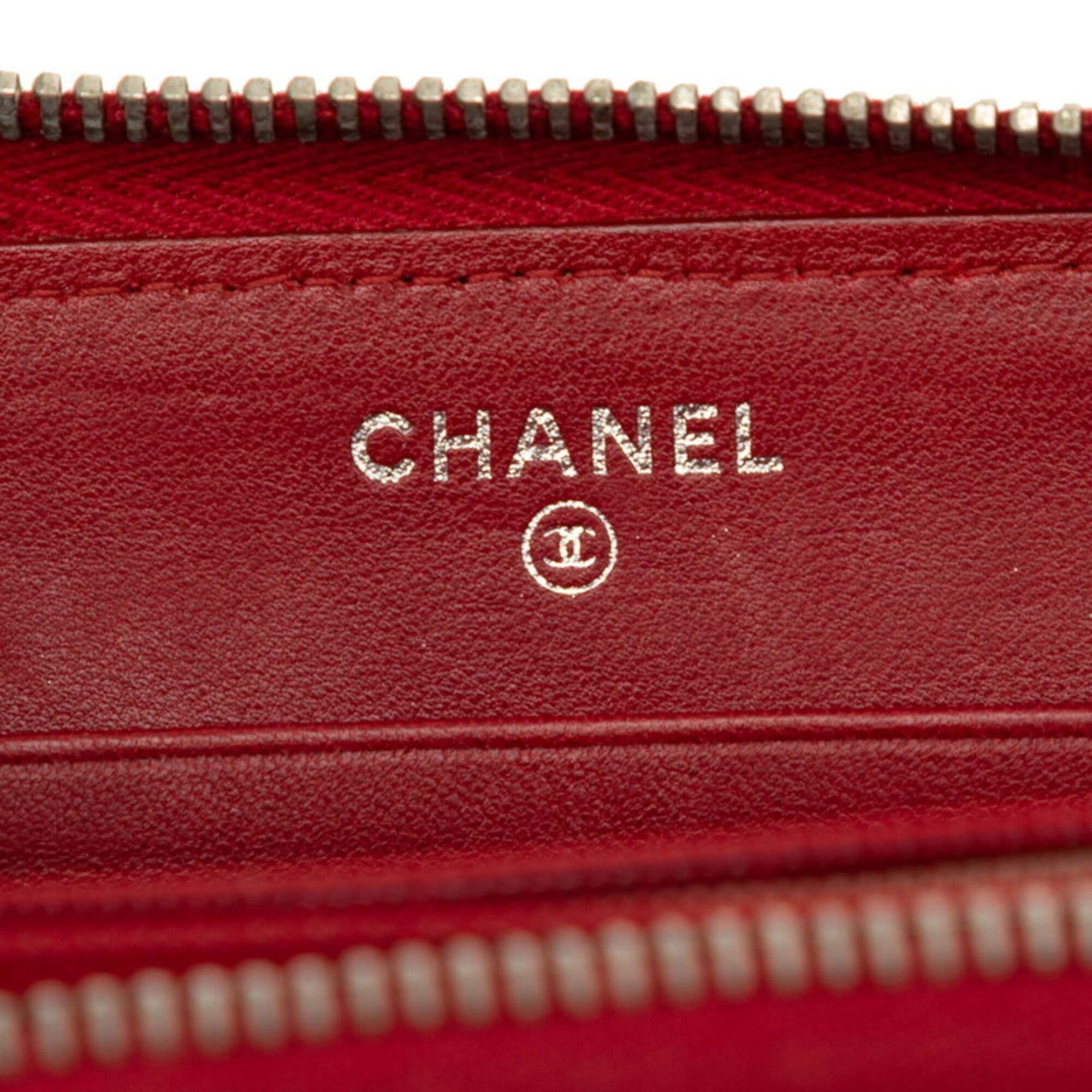 Chanel Red Color Leather Long Wallet (Bi-Fold) (Pre-Owned)