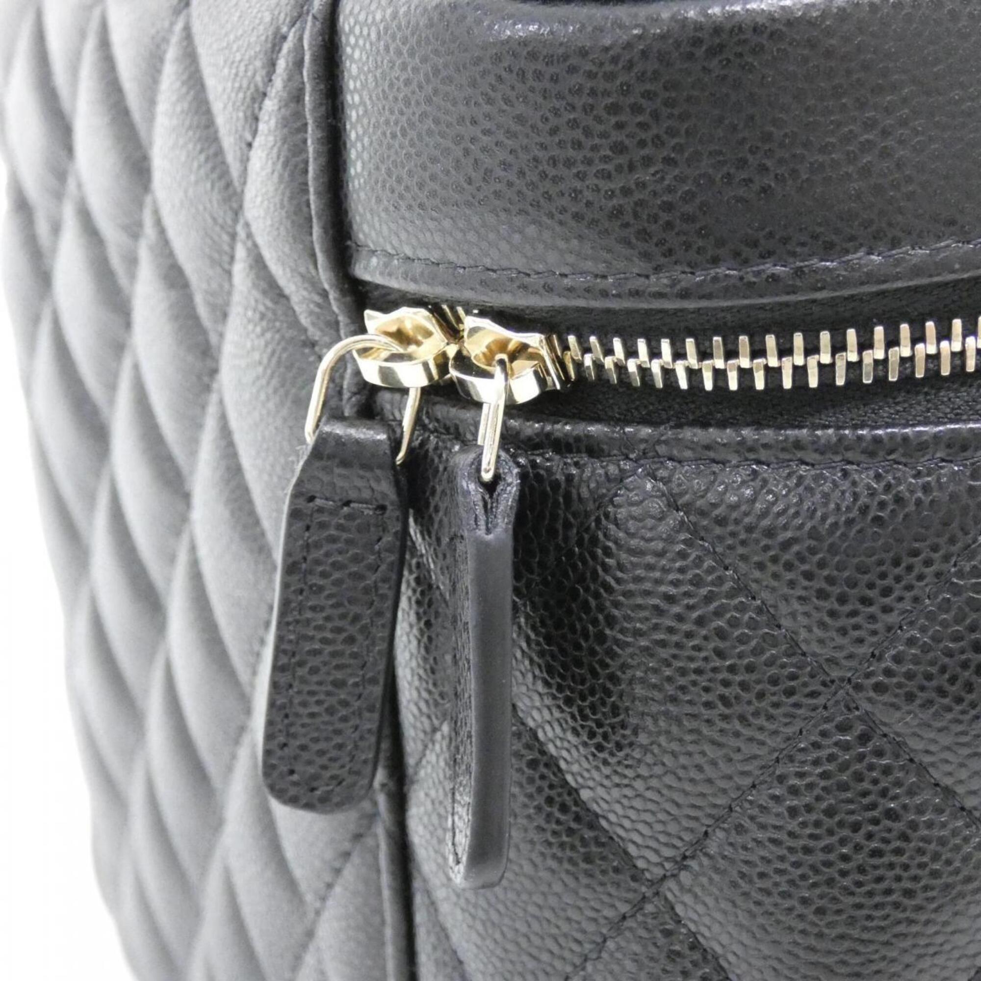 Chanel Black Grained Calfskin Handbag (Pre-Owned)