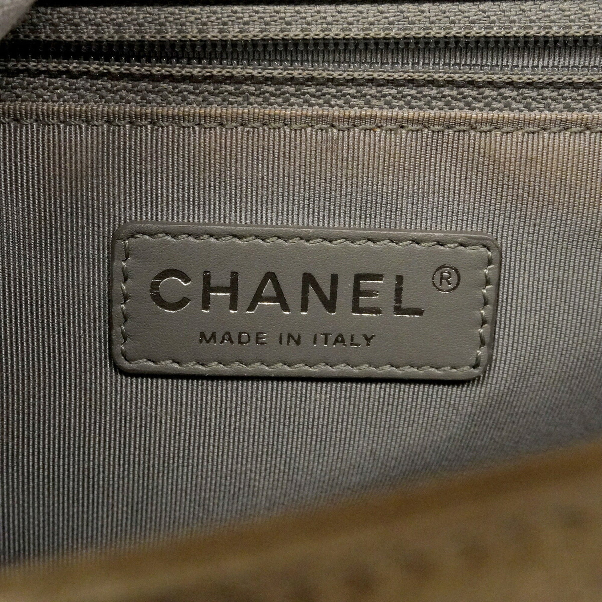 Chanel Gold Silver Leather Shoulder Bag (Pre-Owned)
