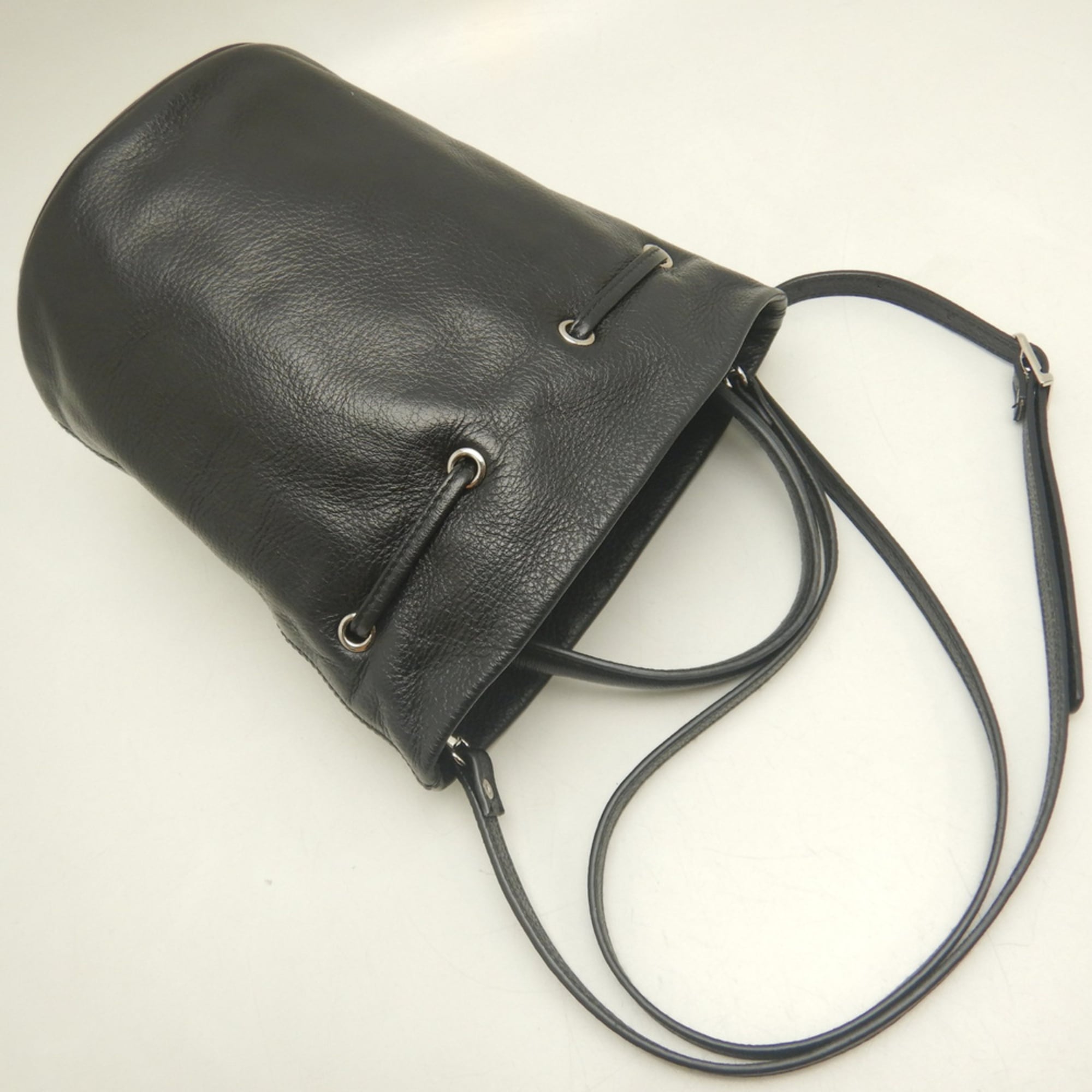 Balenciaga Black Leather Shoulder Bag (Pre-Owned)