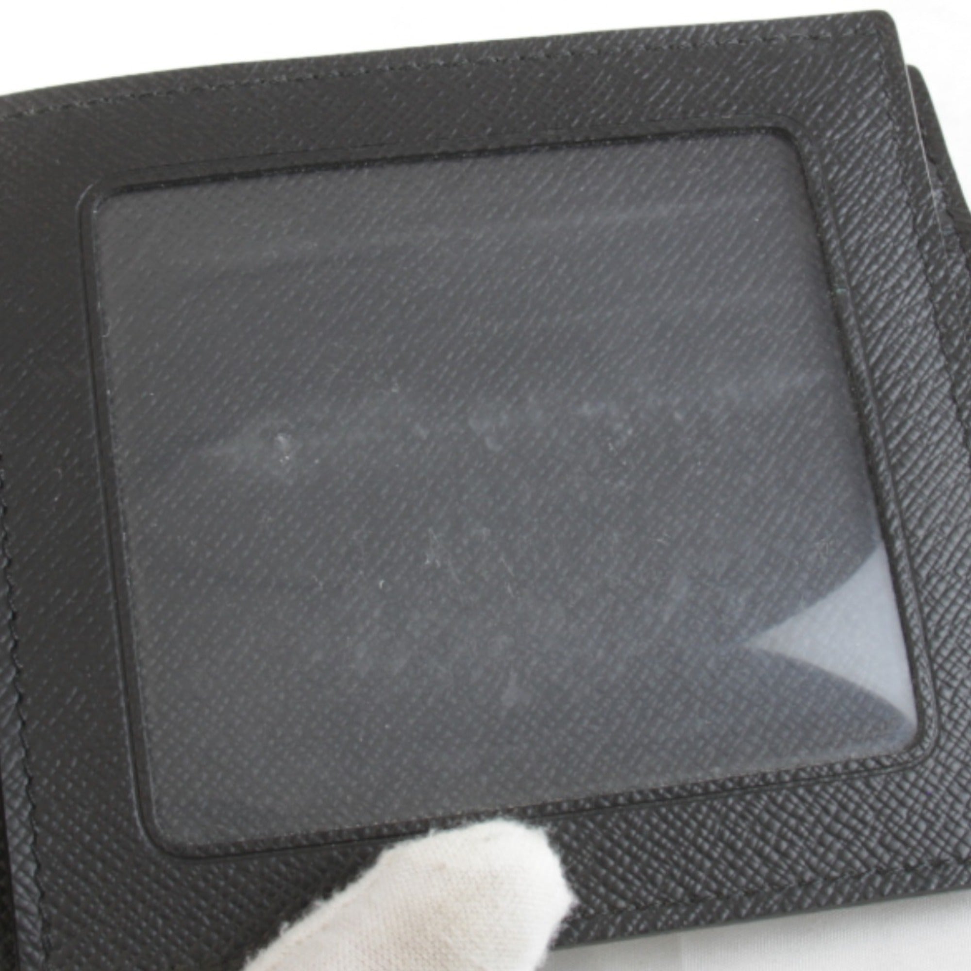 Louis Vuitton Taiga Black Taiga Leather Wallet (Bi-Fold) (Pre-Owned)