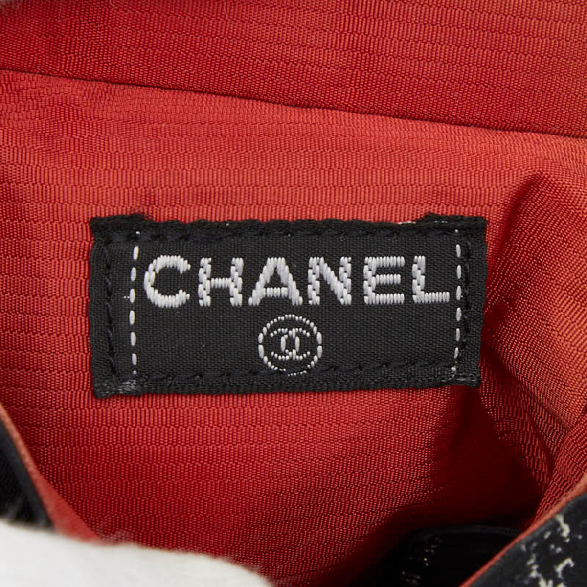 Chanel Black Nylon Sling Bag (Pre-Owned)