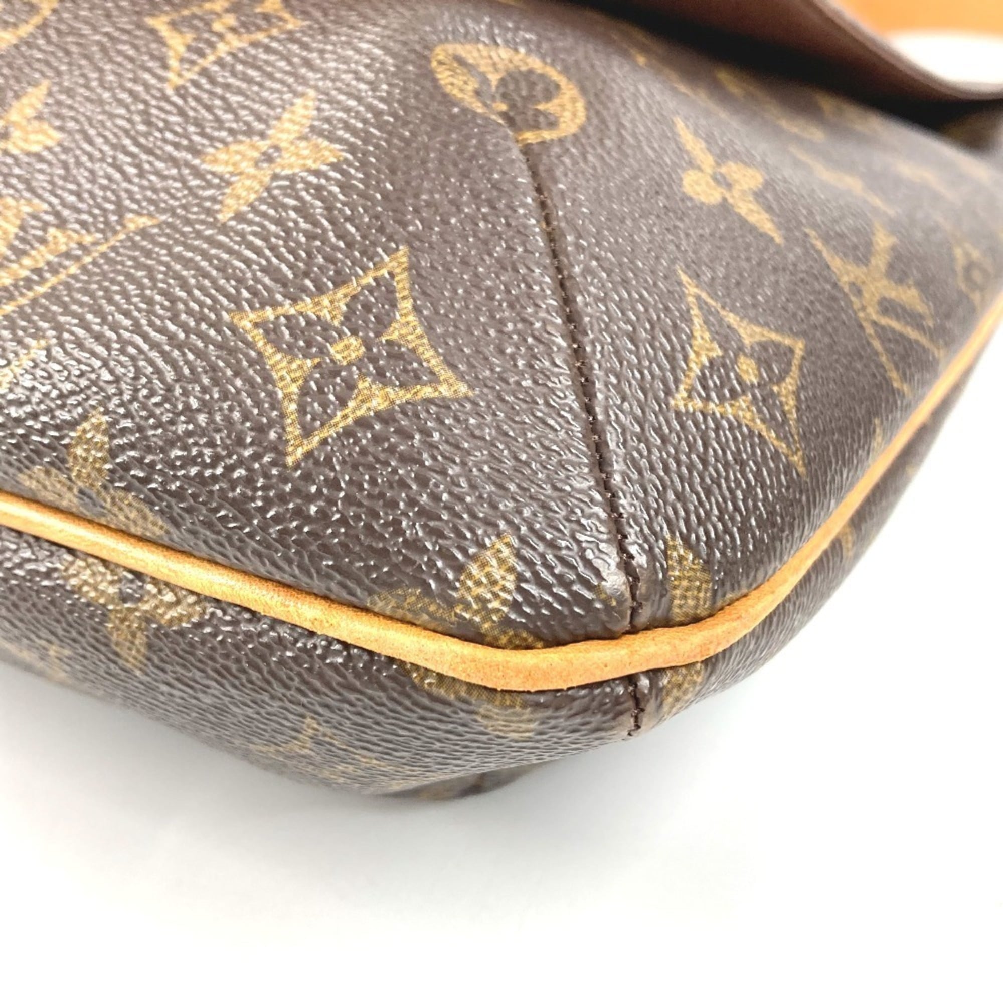 Louis Vuitton Brown Monogram Shoulder Bag (Pre-Owned)