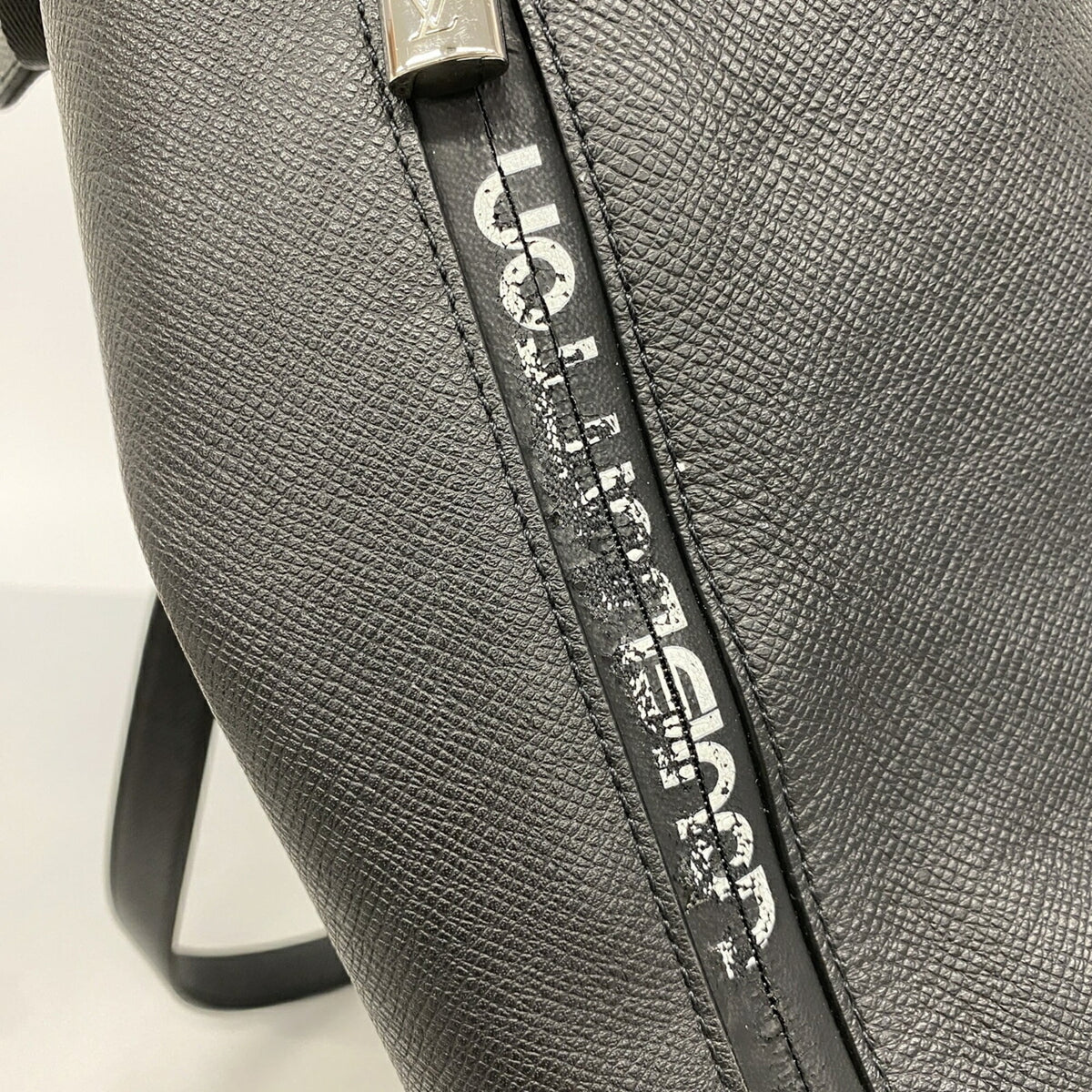 Louis Vuitton Noir Tote Bag (Pre-Owned)