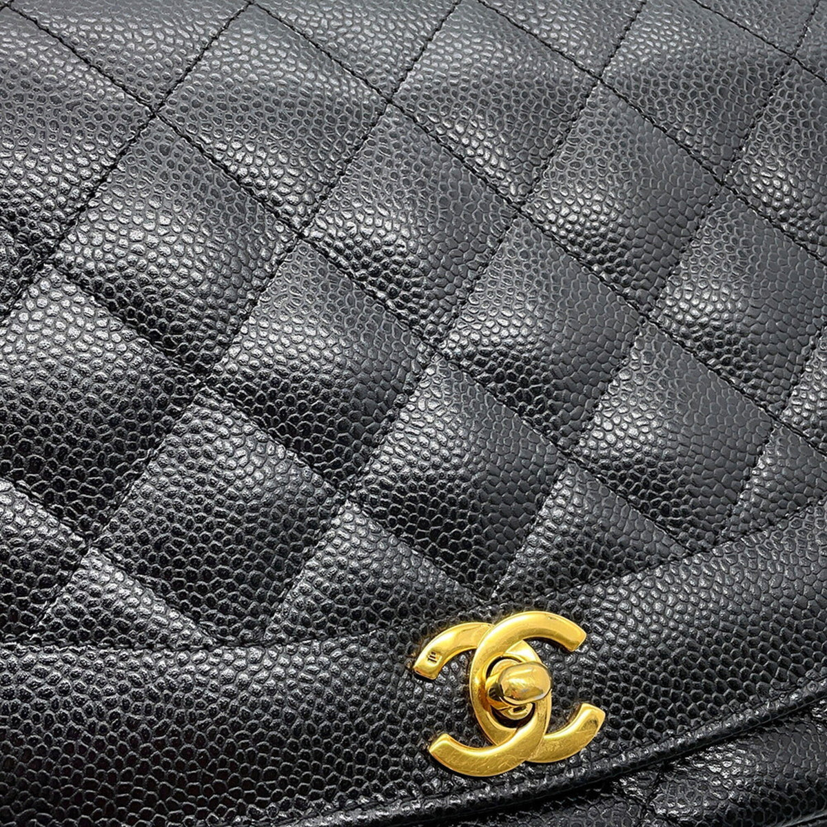 Chanel Black Grained Calfskin Handbag Shoulder Bag (Pre-Owned)