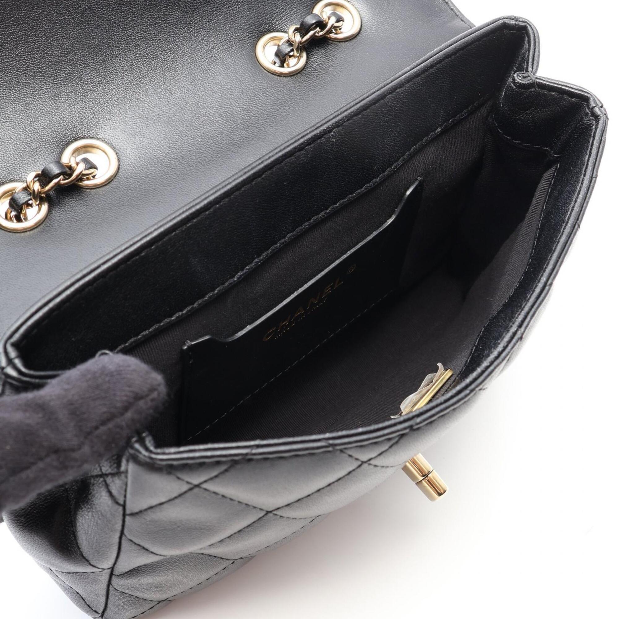 Chanel Black Patent Leather Handbag Shoulder Bag (Pre-Owned)