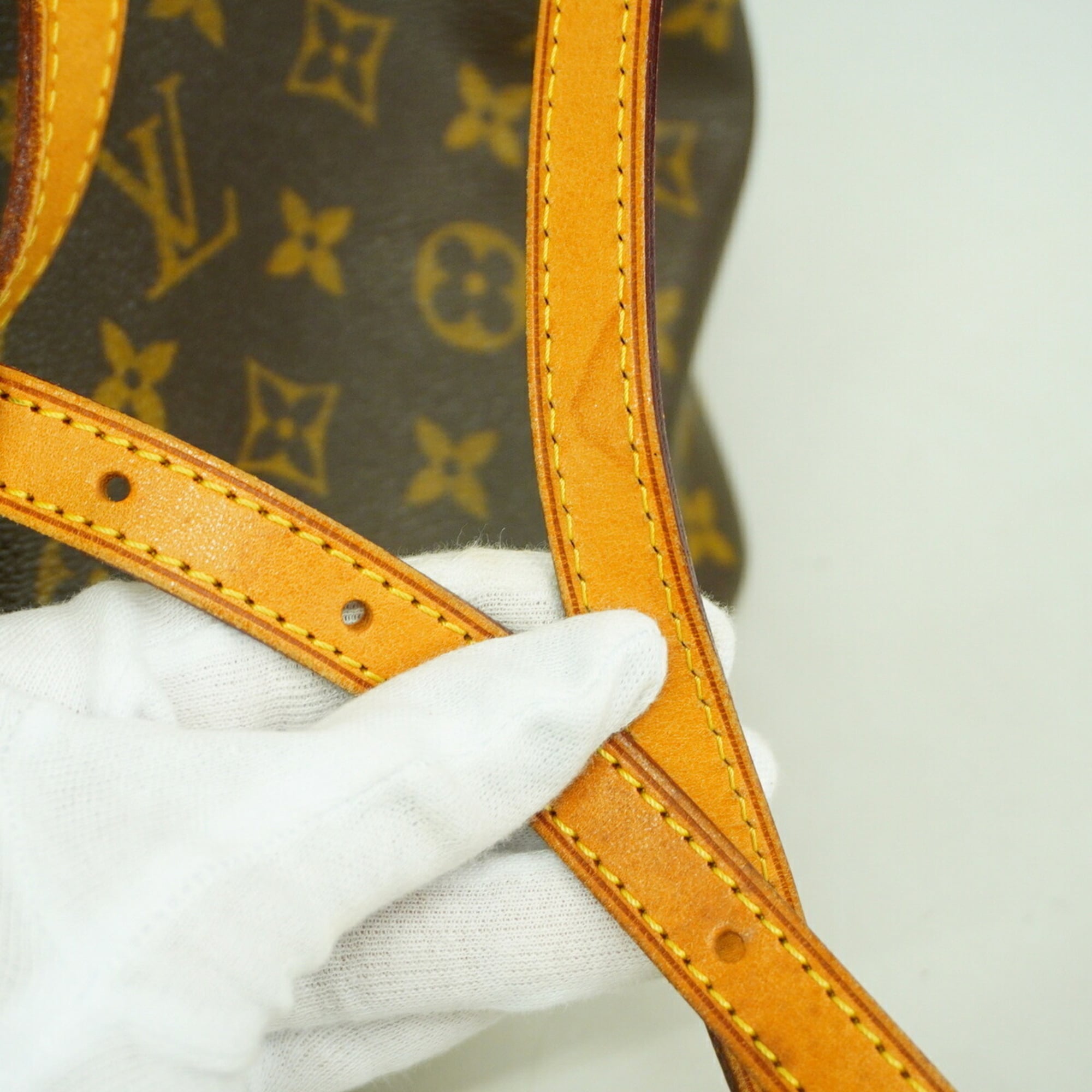 Louis Vuitton Brown Handbag (Pre-Owned)