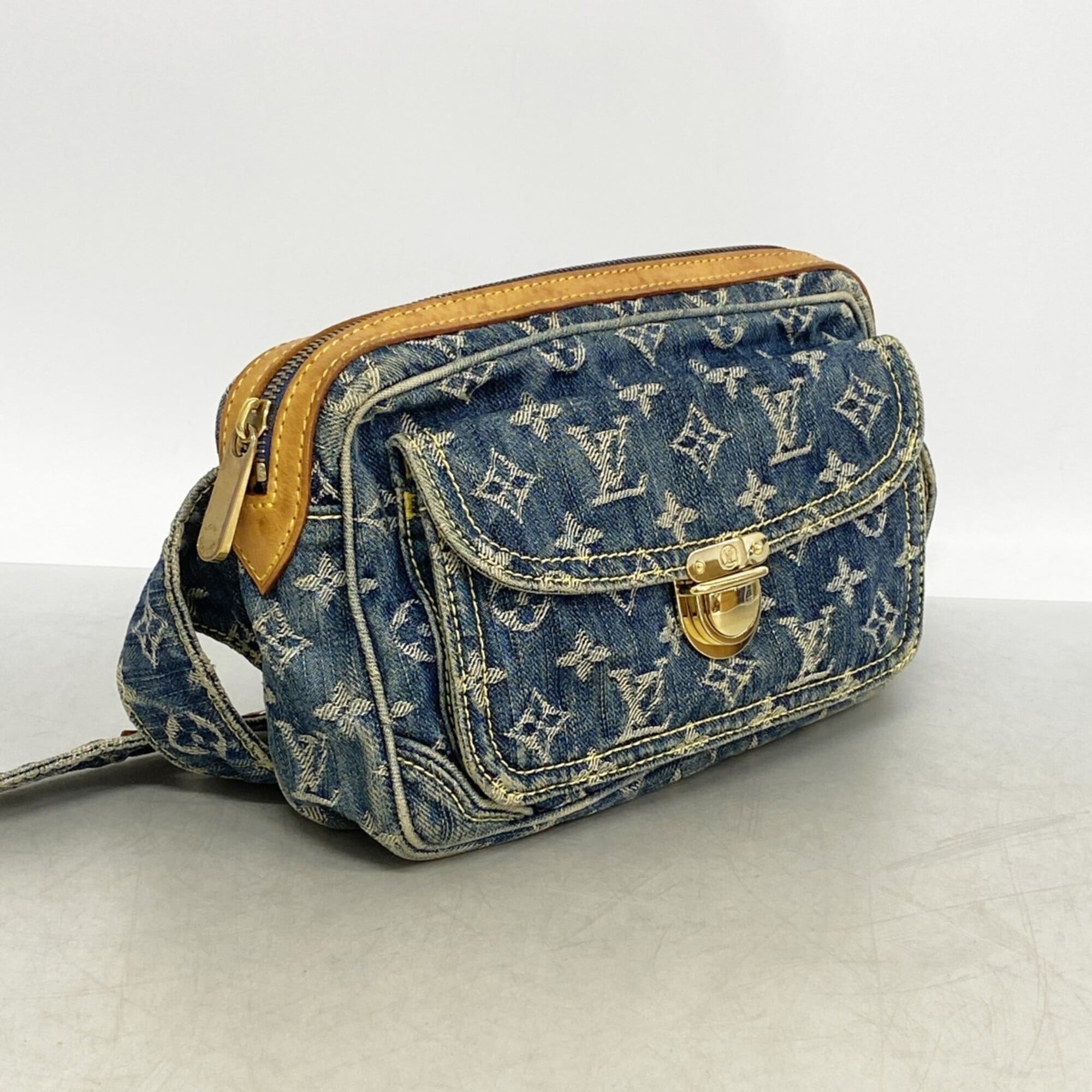 Louis Vuitton Blue Fanny Pack (Pre-Owned)