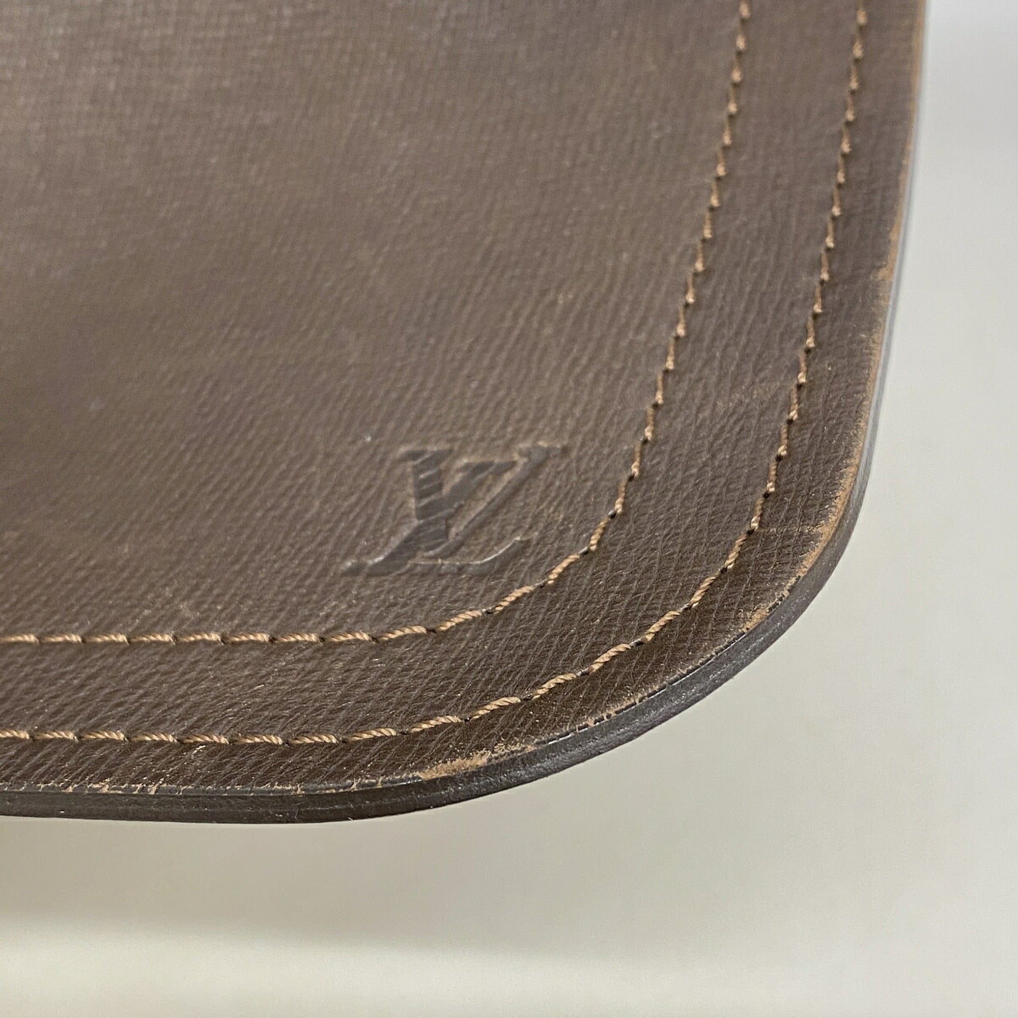 Louis Vuitton Coffee Shoulder Bag (Pre-Owned)