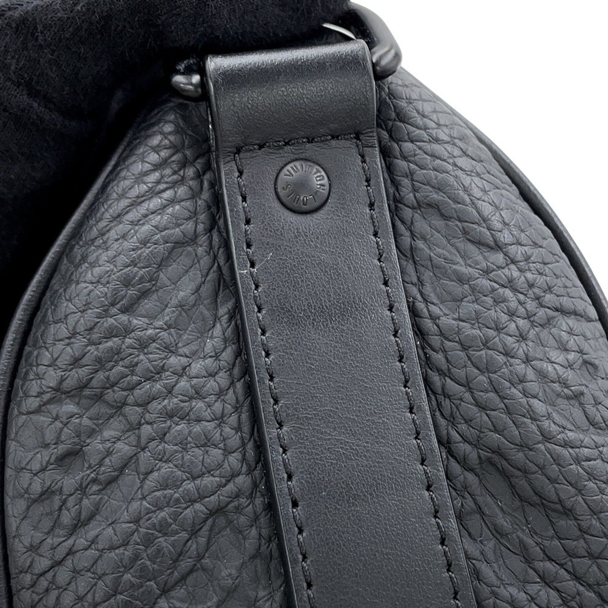 Louis Vuitton Monogram Noir Monogram Leather Handbag (Pre-Owned)