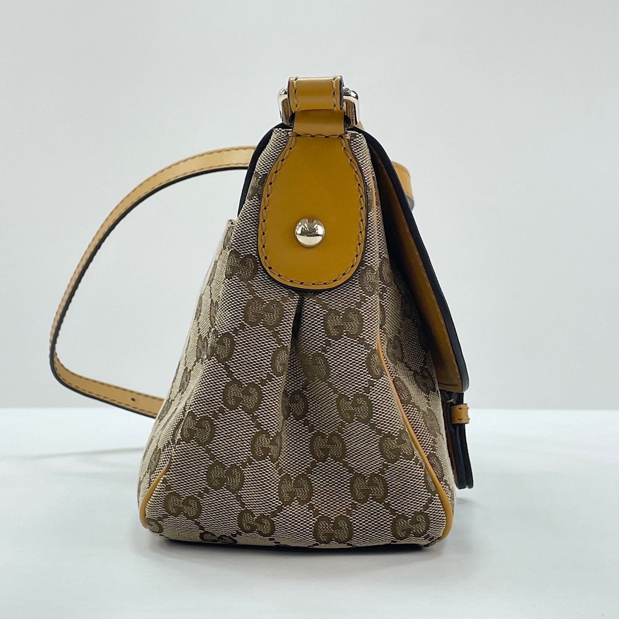 Gucci Sukey Yellow Shoulder Bag (Pre-Owned)