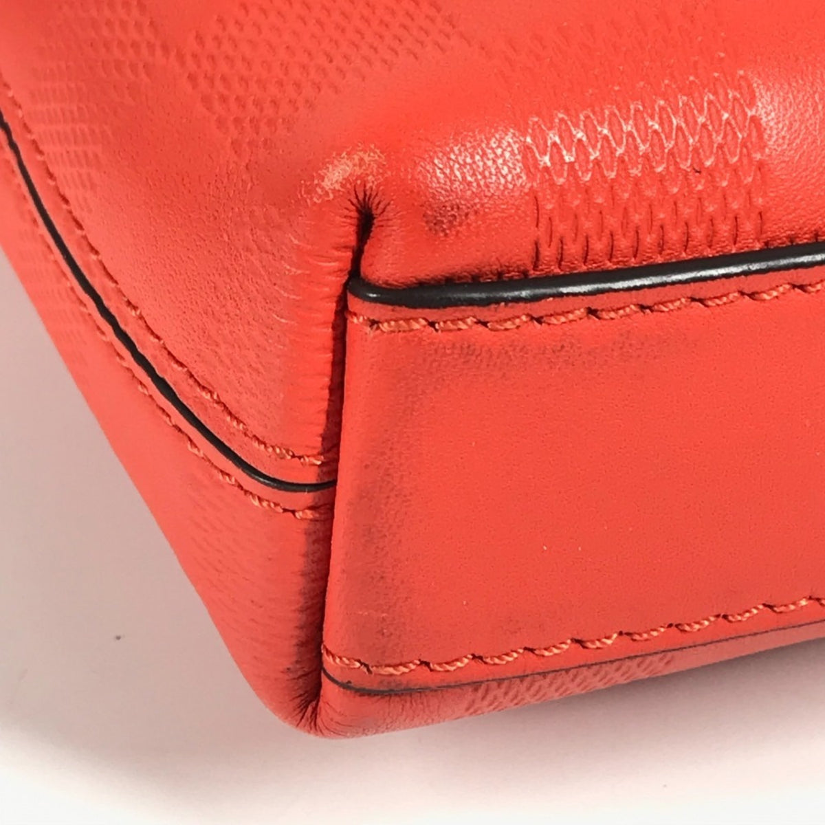 Louis Vuitton Red Color Damier Infini Pochette Shoulder Bag (Pre-Owned)