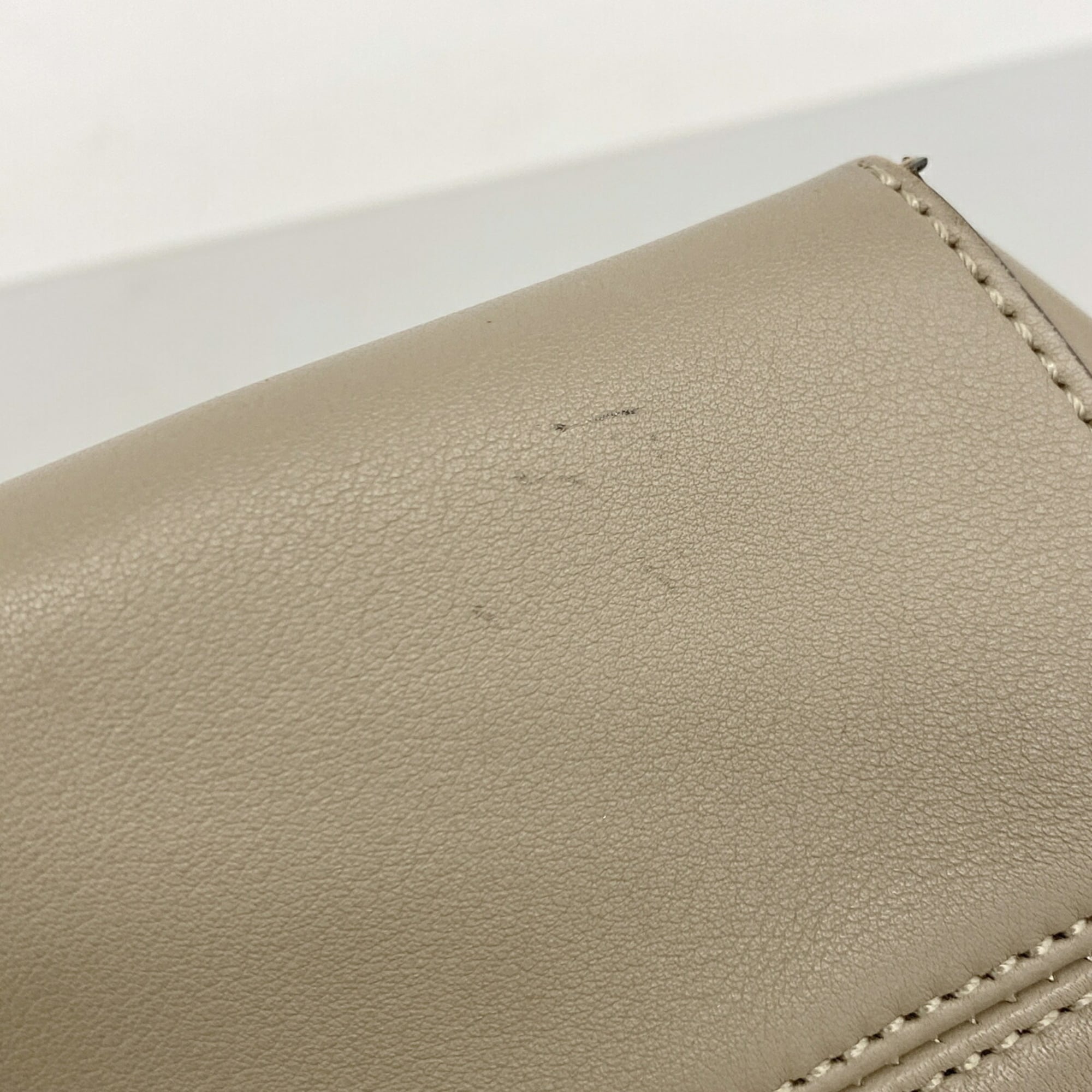 Fendi Beige Leather Handbag (Pre-Owned)