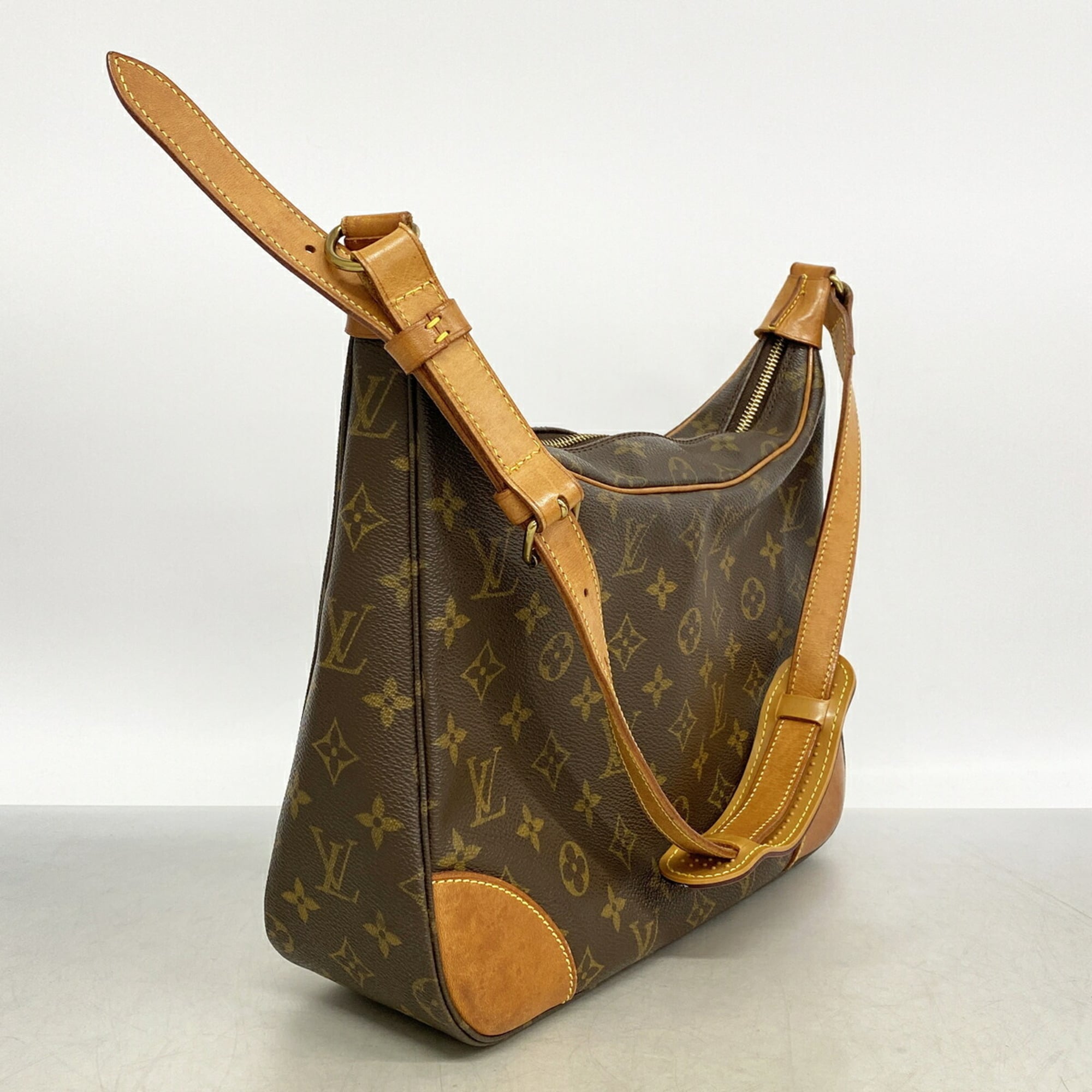 Louis Vuitton Brown Shoulder Bag (Pre-Owned)