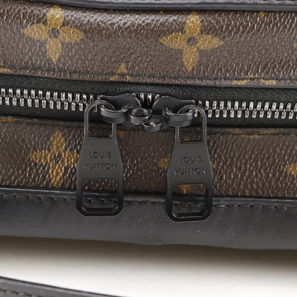 Louis Vuitton Monogram Brown Monogram Shoulder Bag (Pre-Owned)