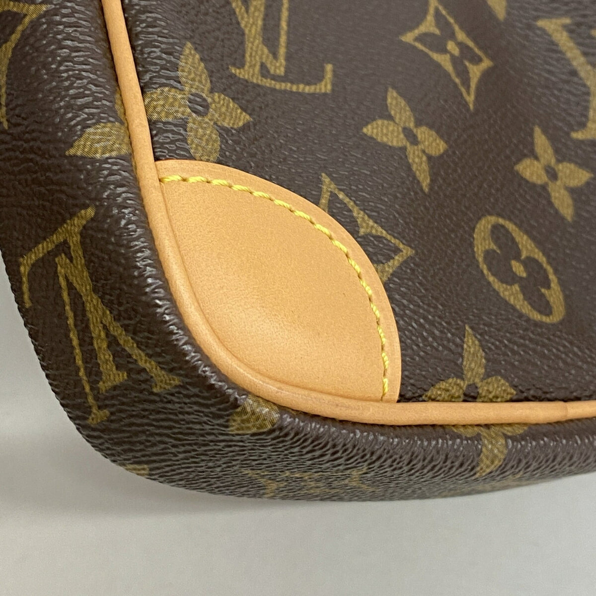 Louis Vuitton Brown Red Color Shoulder Bag (Pre-Owned)