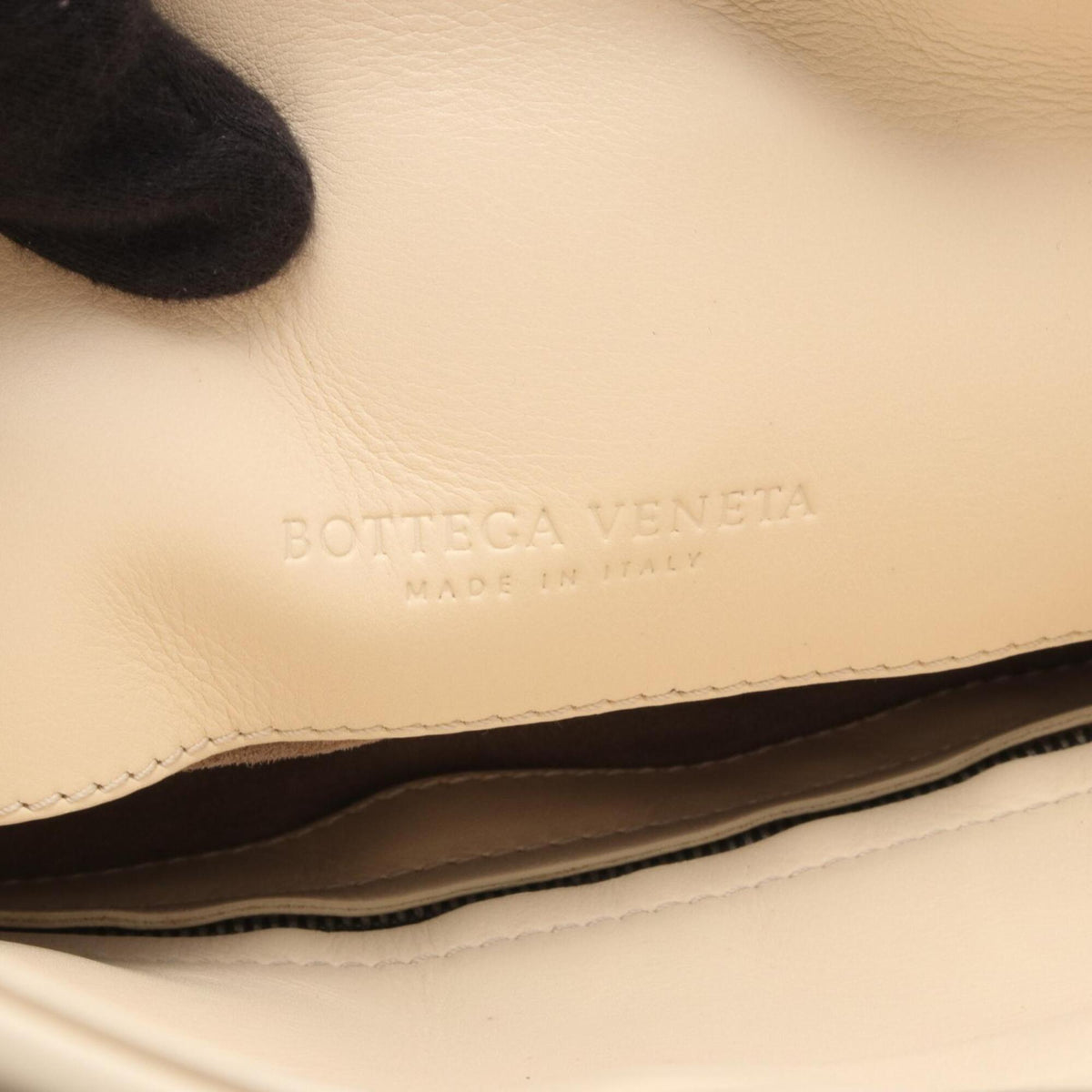 Bottega Veneta Ivory Leather Handbag Shoulder Bag (Pre-Owned)