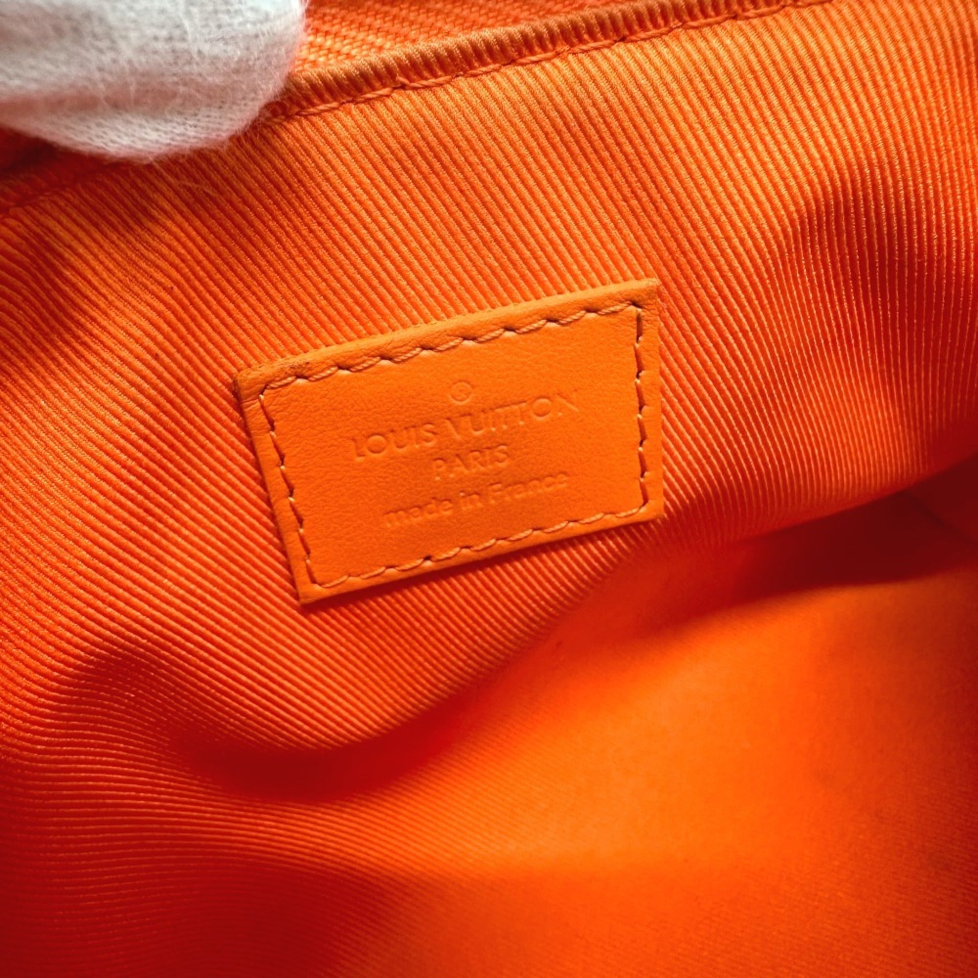 Louis Vuitton Orange Leather Shoulder Bag (Pre-Owned)