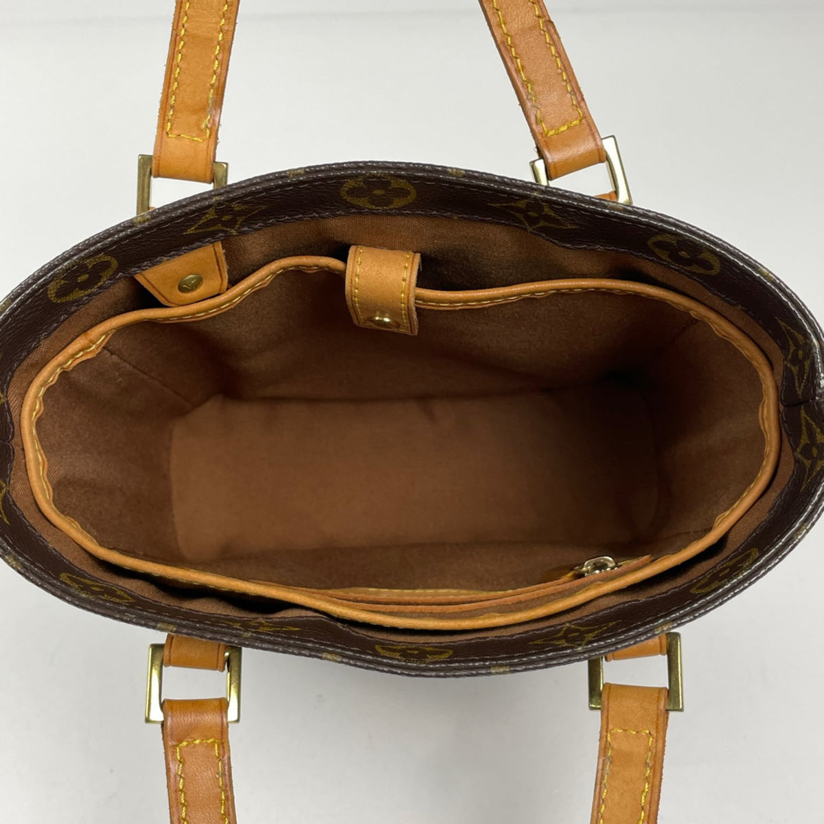 Louis Vuitton Brown Monogram Handbag (Pre-Owned)