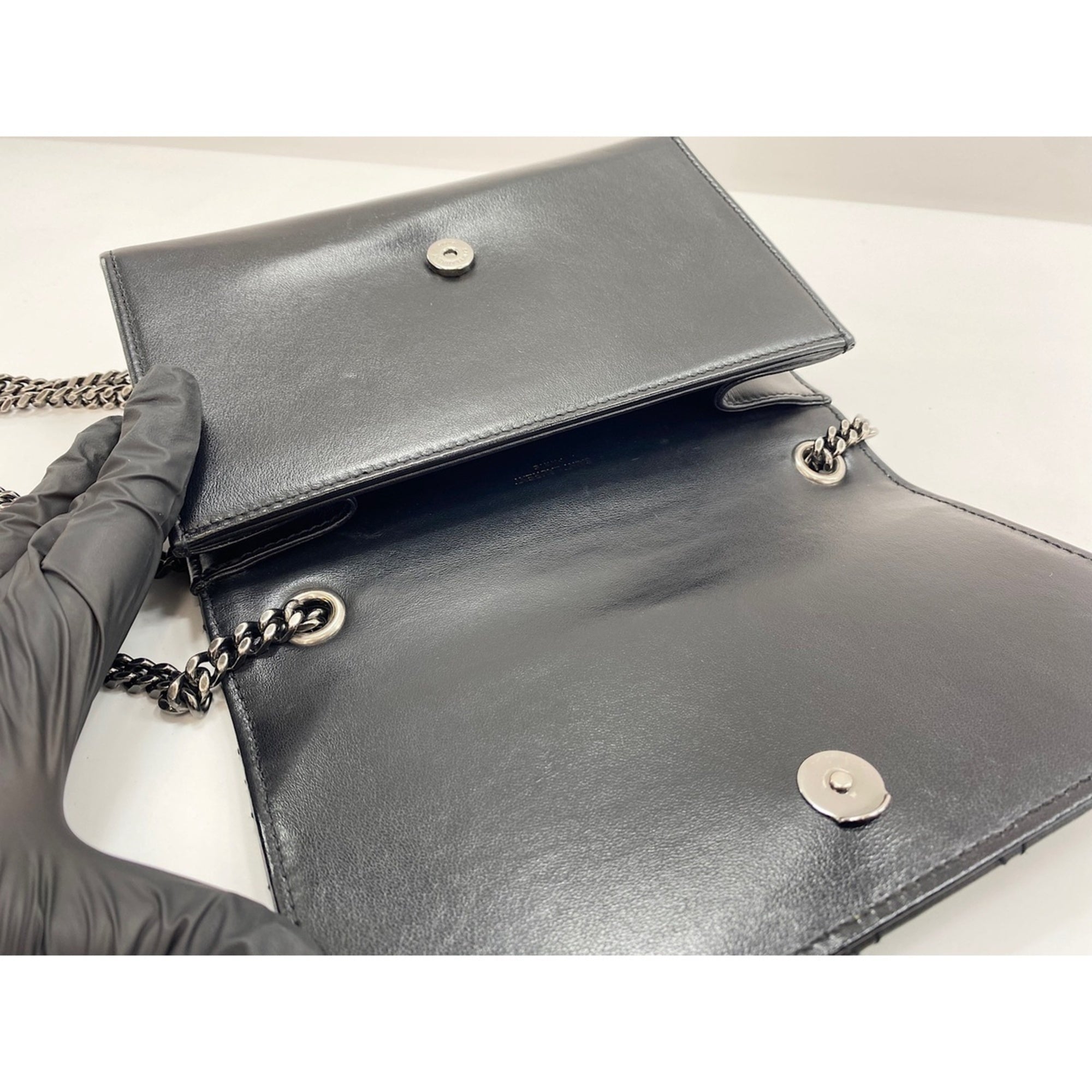 Yves Saint Laurent Black Shoulder Bag (Pre-Owned)
