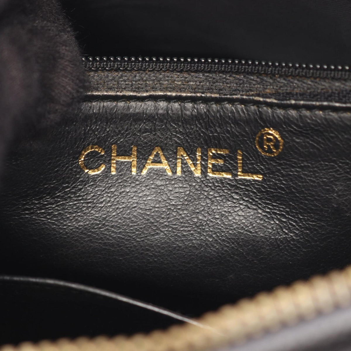 Chanel Black Grained Calfskin Handbag Shoulder Bag (Pre-Owned)