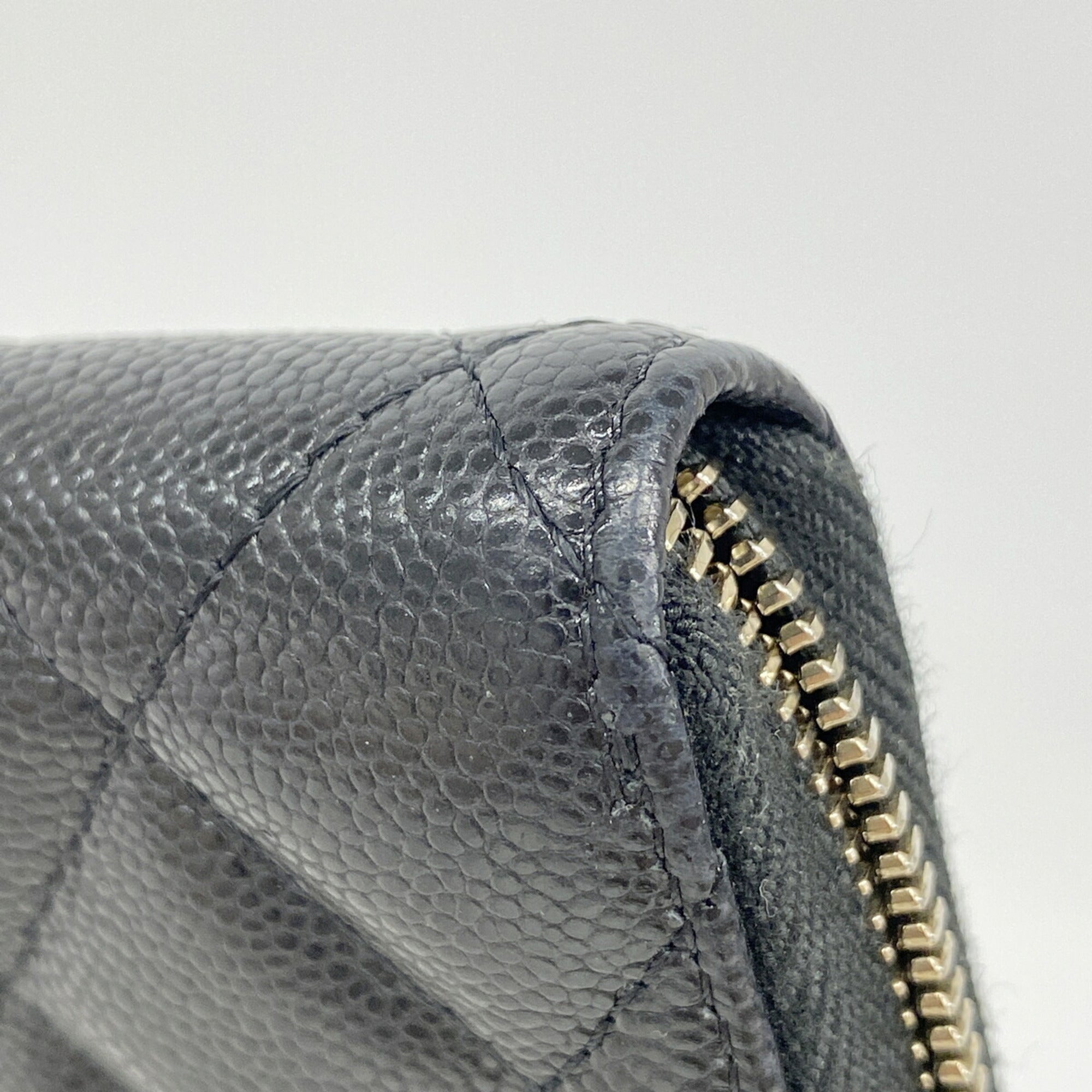 Chanel Black Grained Calfskin Wallet (Bi-Fold) (Pre-Owned)