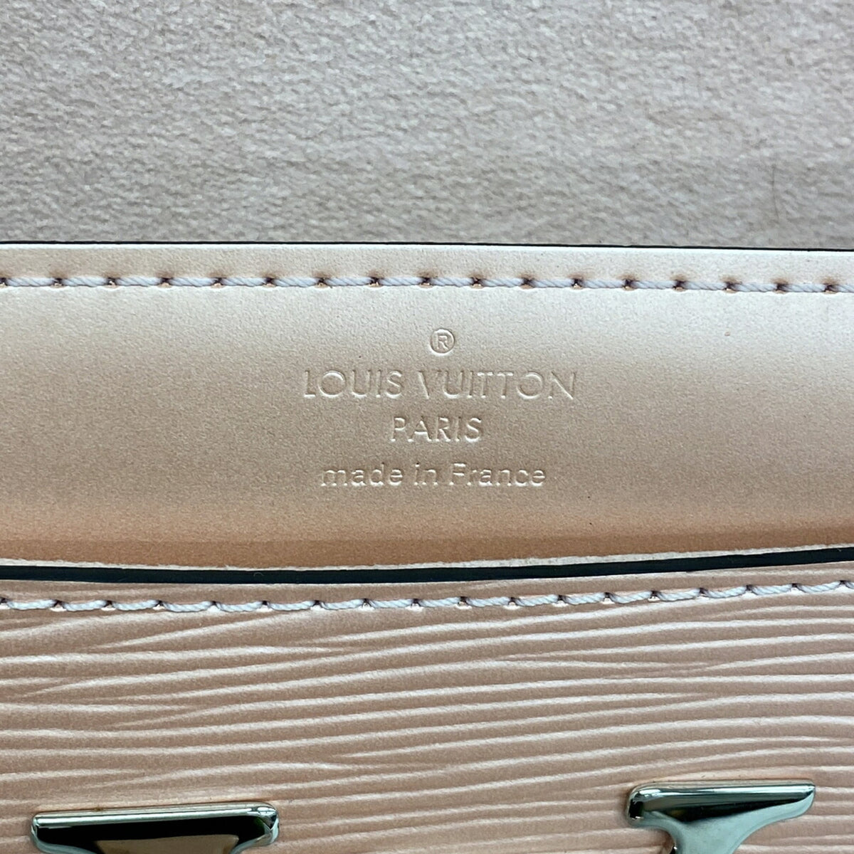 Louis Vuitton Rose Clair Shoulder Bag (Pre-Owned)