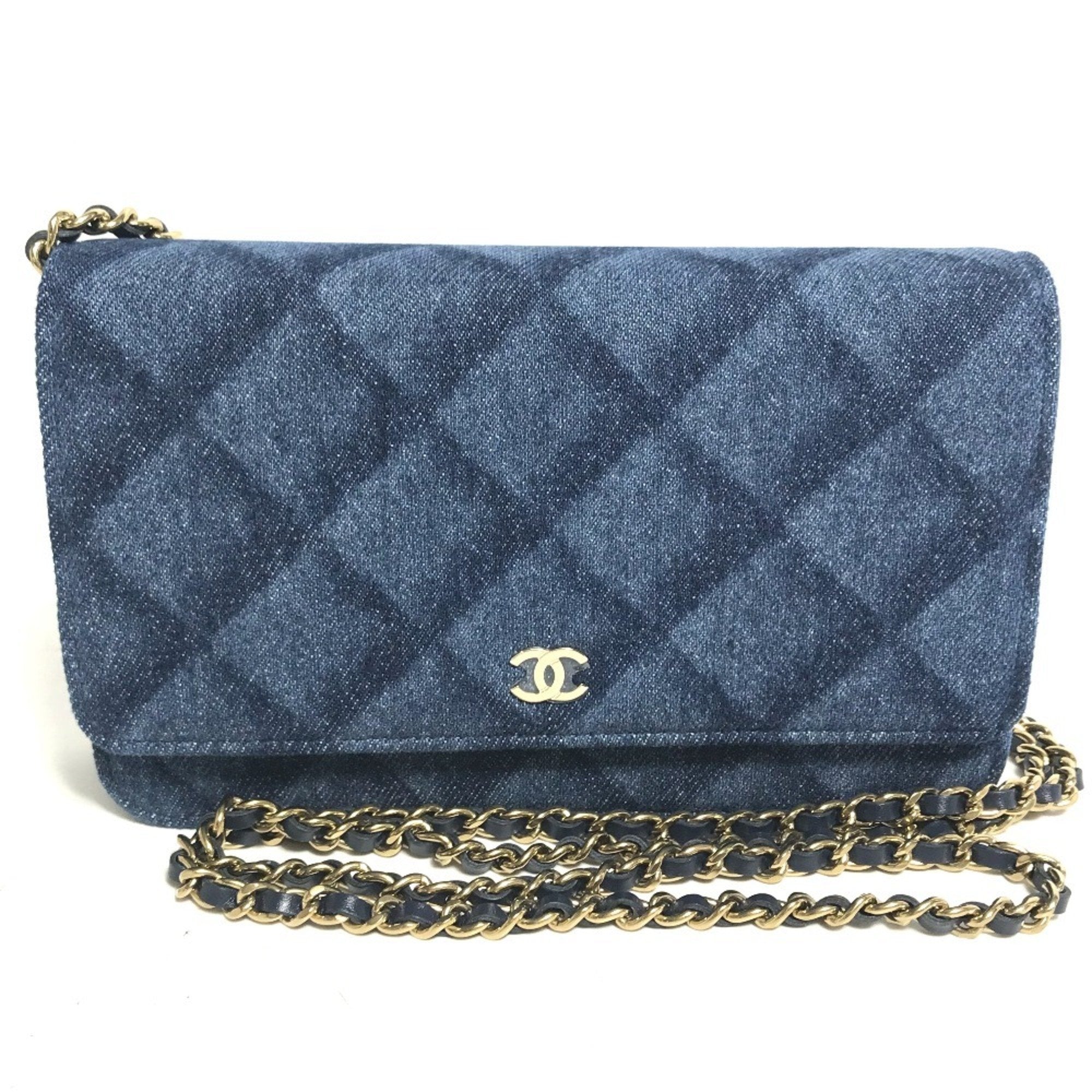 Chanel Blue Denim Shoulder Bag (Pre-Owned)