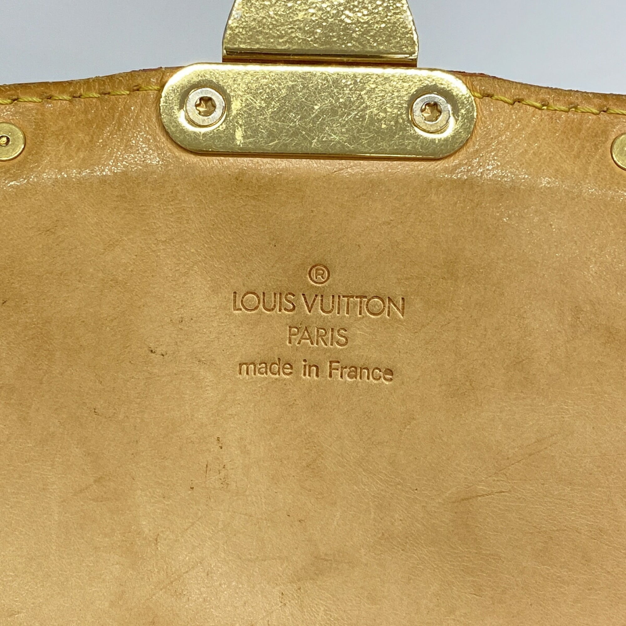 Louis Vuitton Noir Shoulder Bag (Pre-Owned)