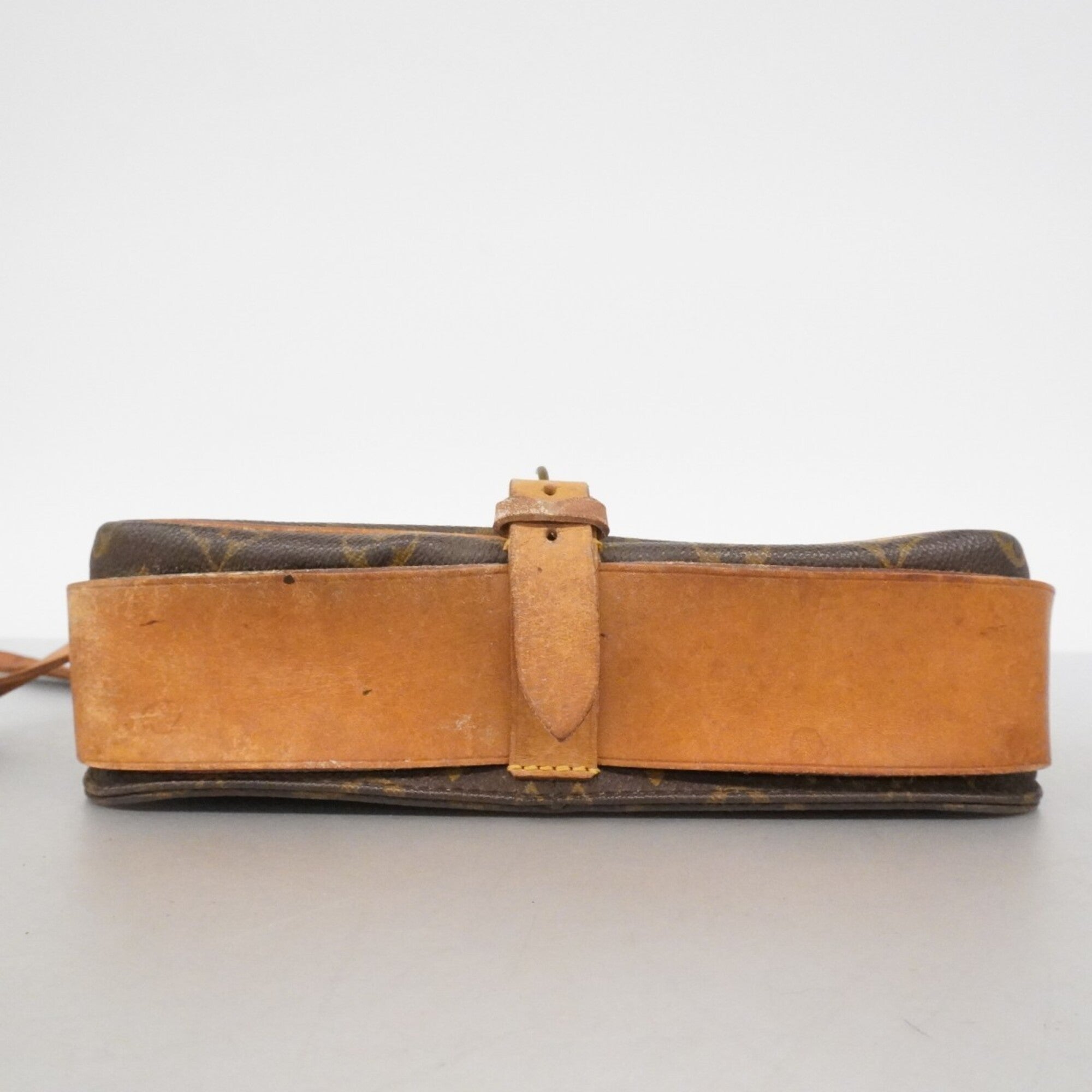 Louis Vuitton Brown Shoulder Bag (Pre-Owned)