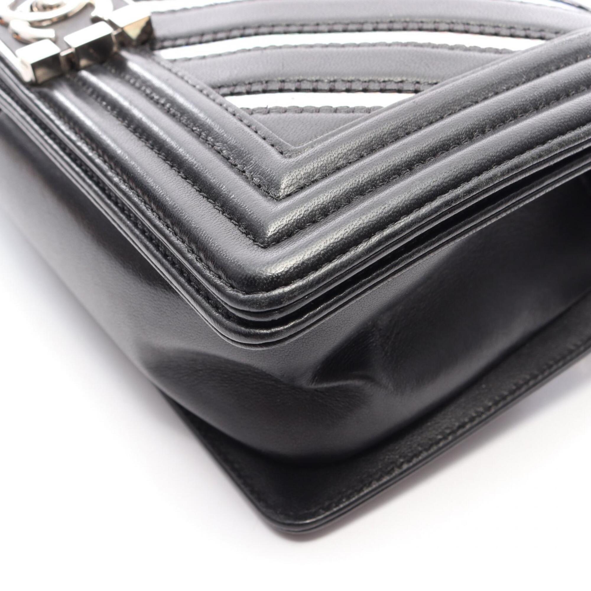 Chanel Black Leather Handbag Shoulder Bag (Pre-Owned)