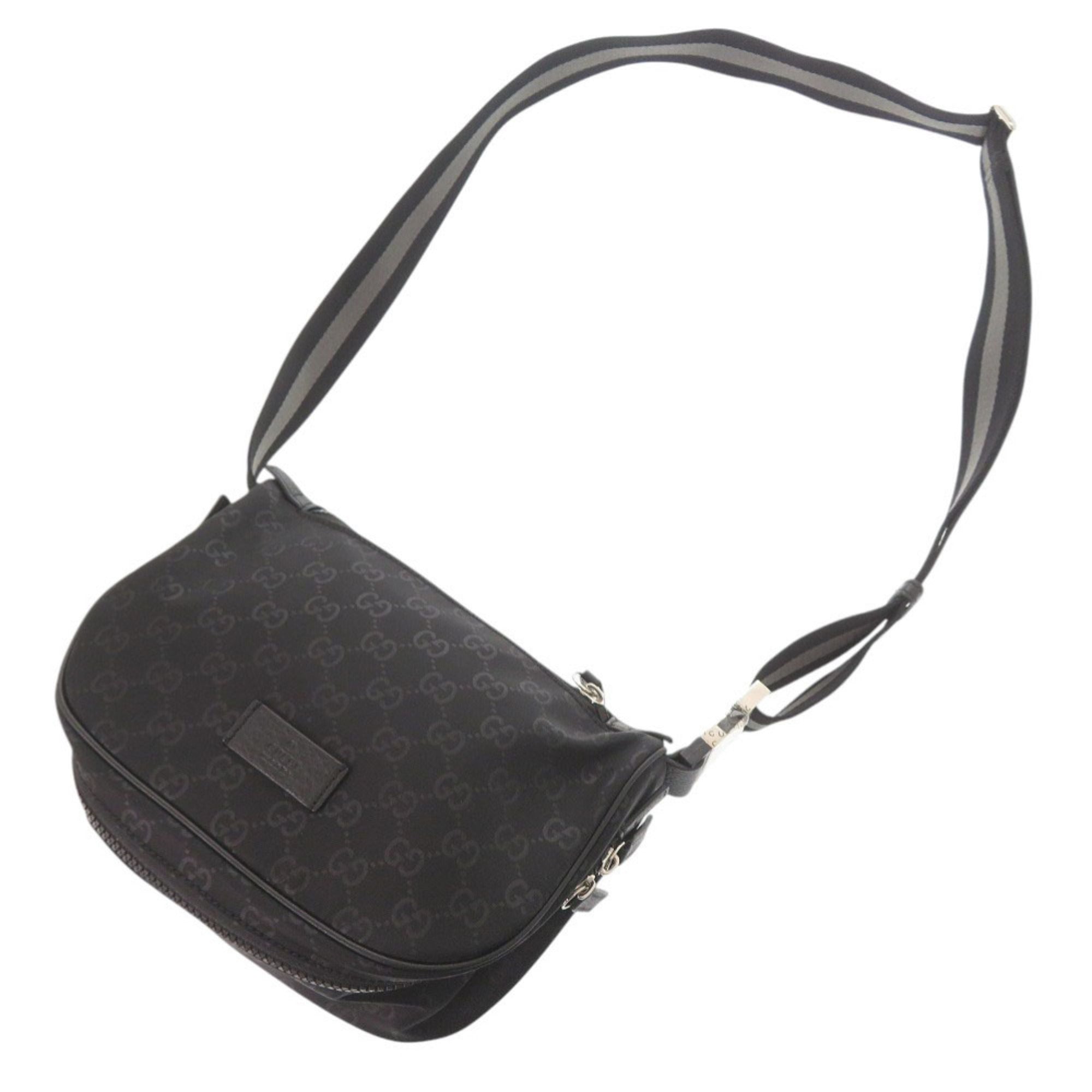 Gucci Black Nylon Shoulder Bag (Pre-Owned)