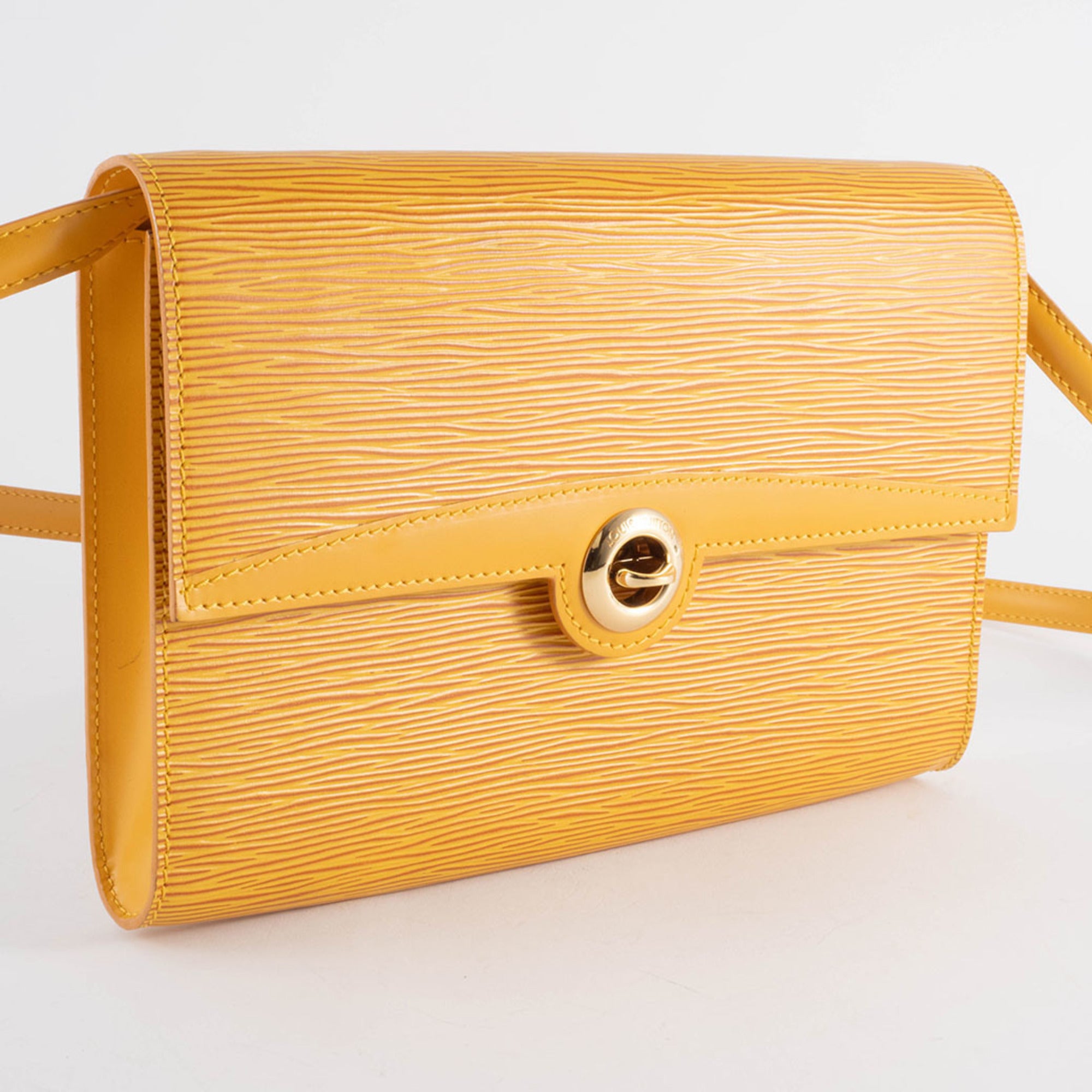 Louis Vuitton Yellow Epi Leather Pochette Shoulder Bag (Pre-Owned)
