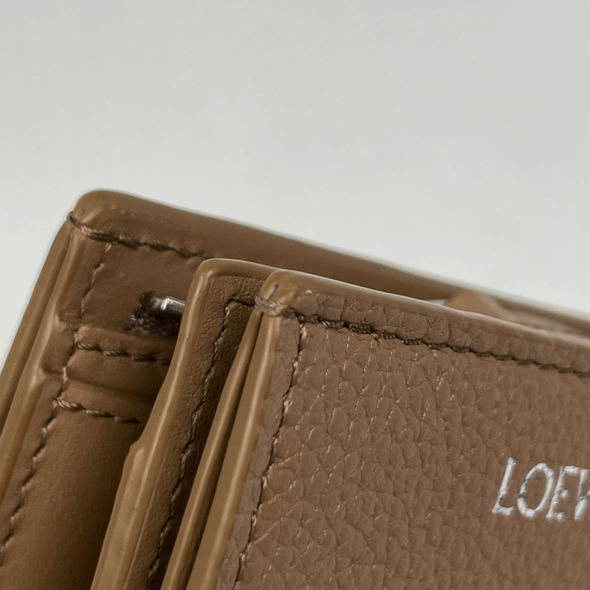 Loewe Leather Wallet (Bi-Fold) (Pre-Owned)