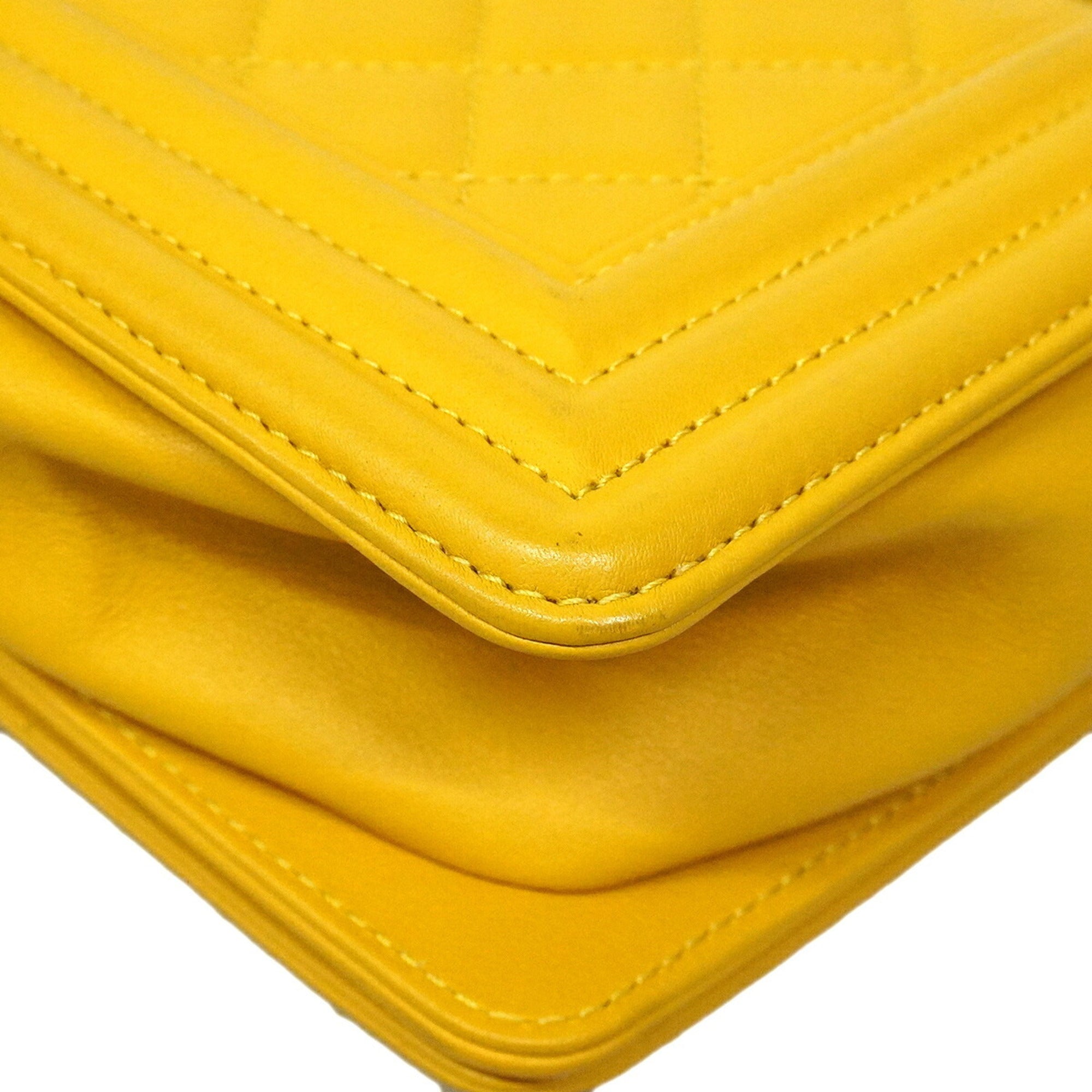 Chanel Yellow Leather Shoulder Bag (Pre-Owned)