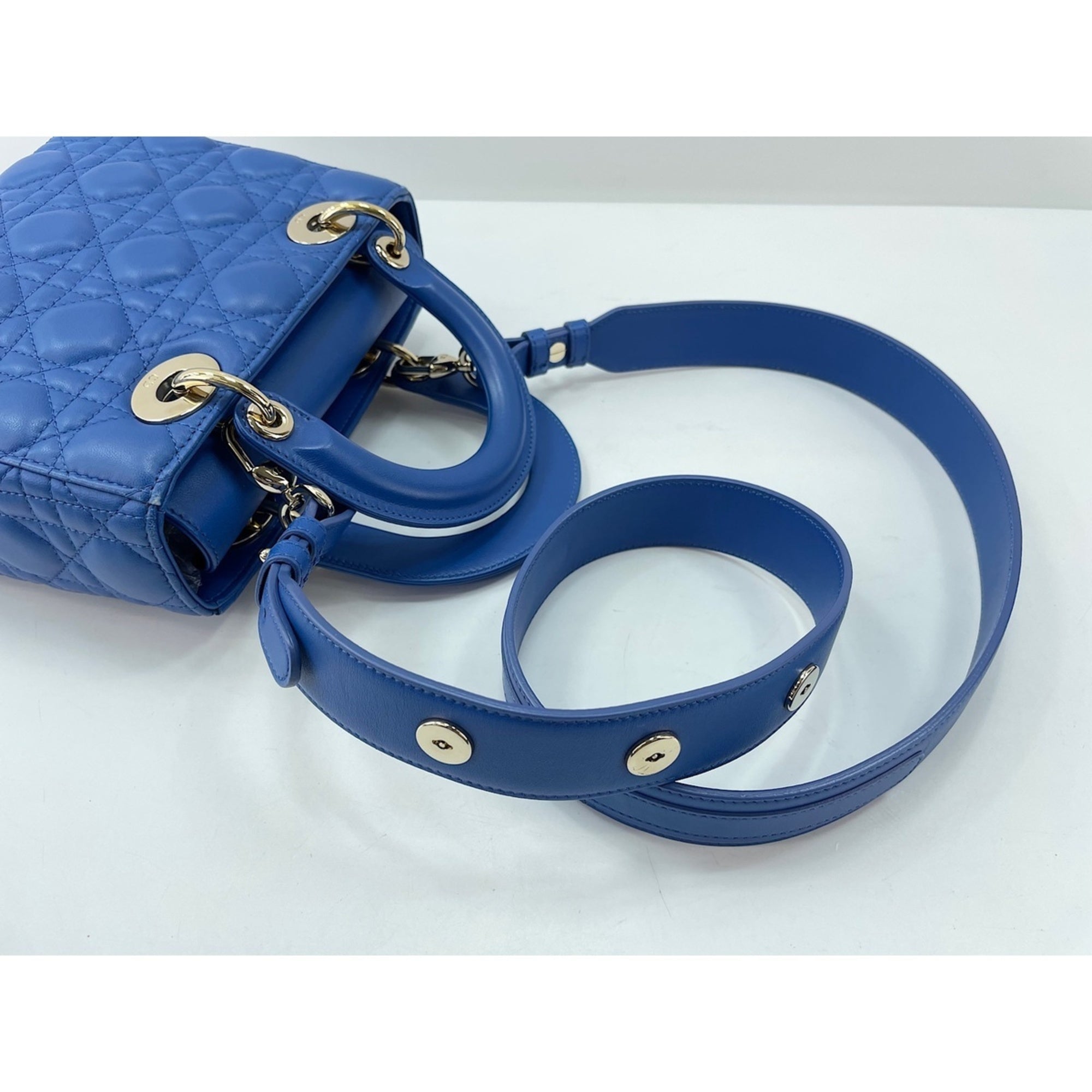 Christian Dior Blue Leather Handbag (Pre-Owned)