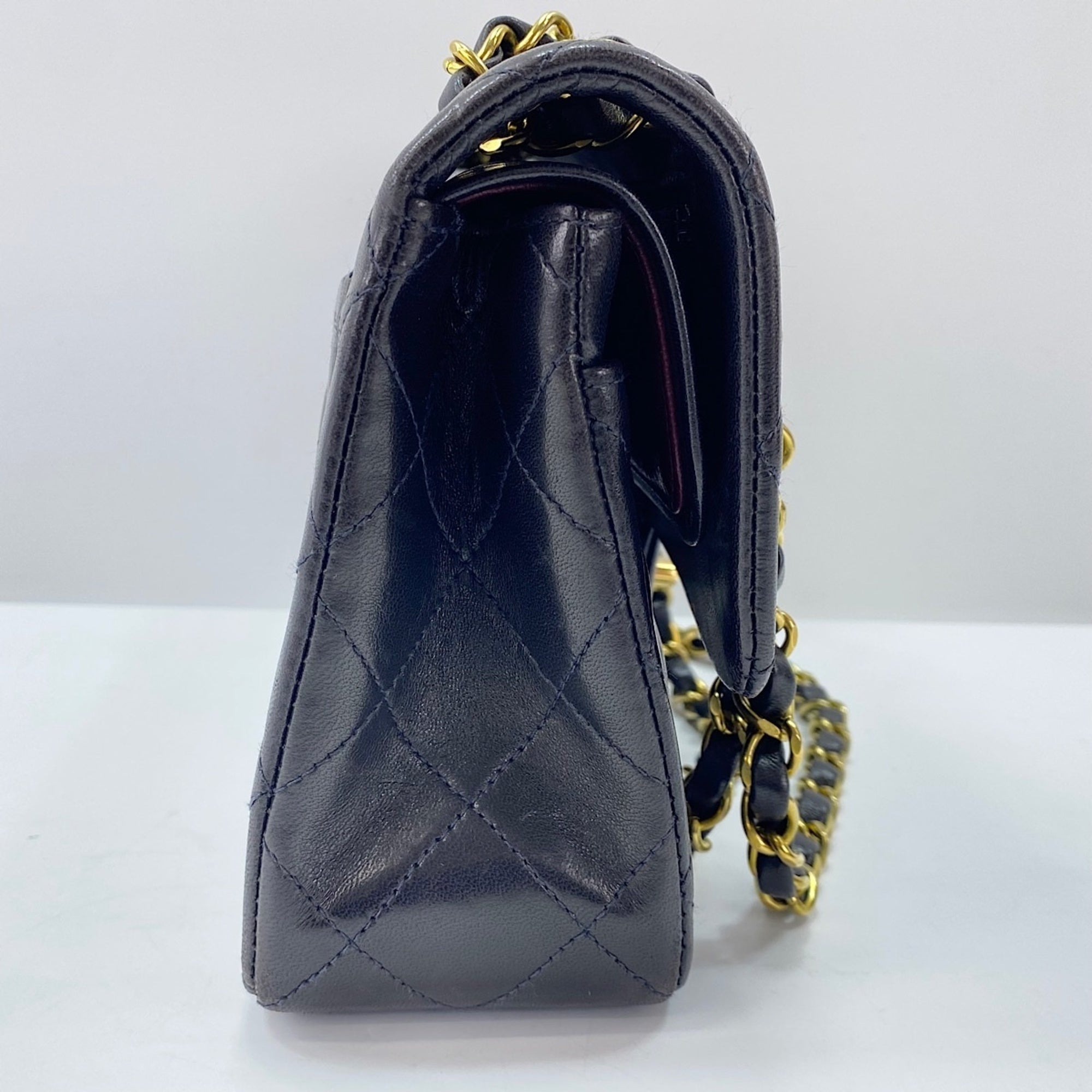 Chanel Black Shoulder Bag (Pre-Owned)