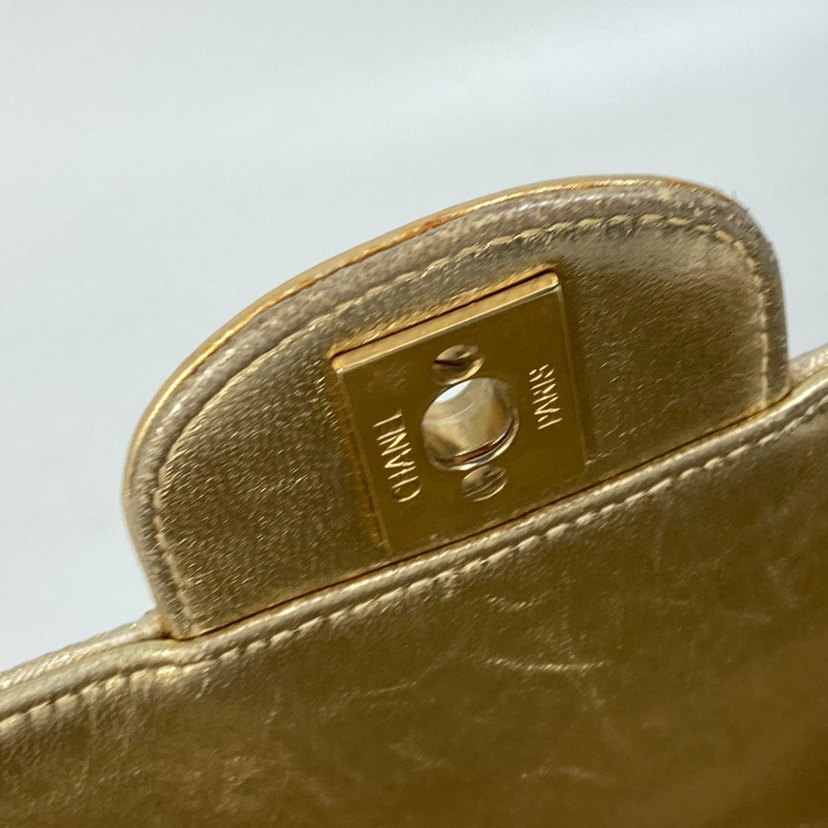 Chanel Beige Cloth Shoulder Bag (Pre-Owned)