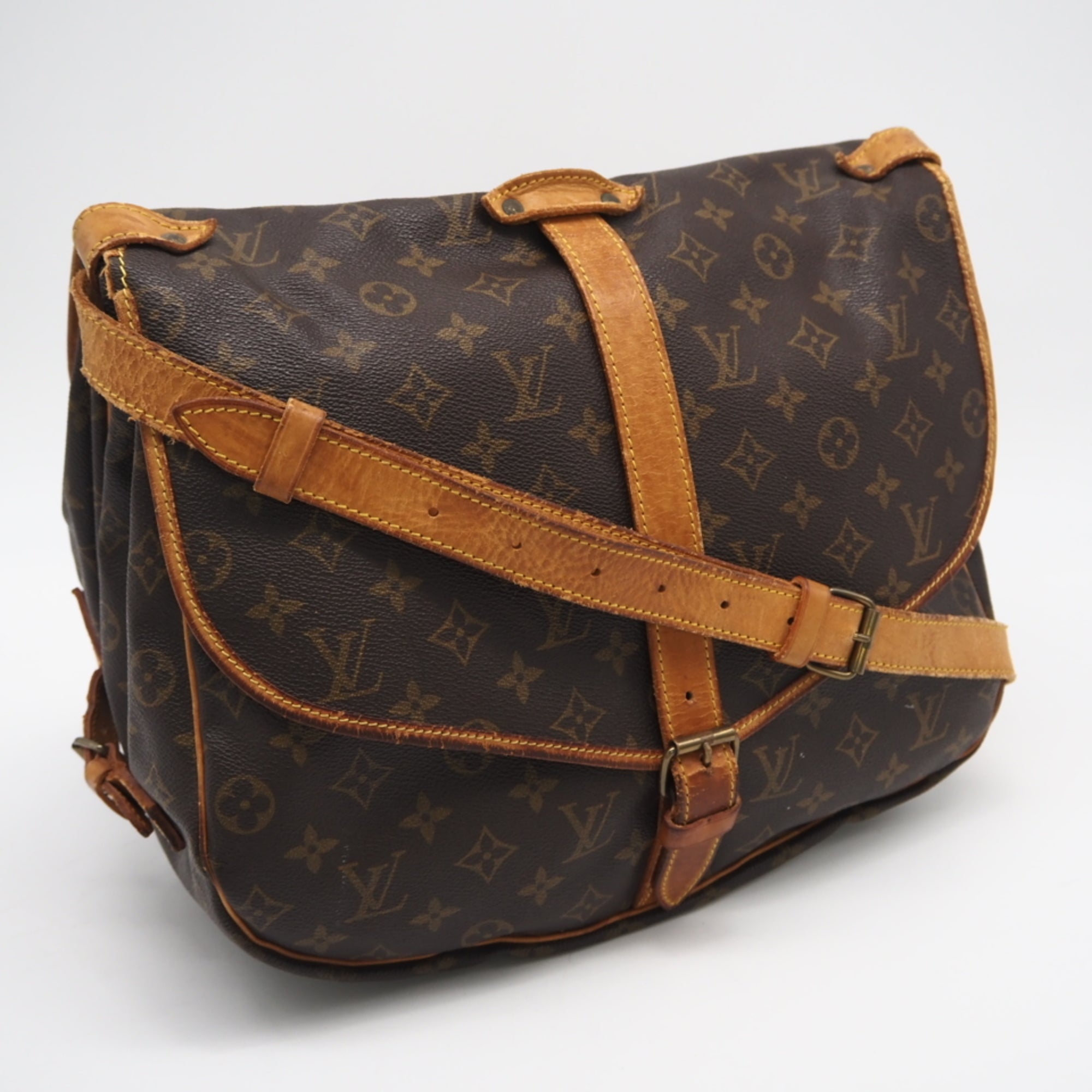 Louis Vuitton Brown Monogram Monogram Shoulder Bag (Pre-Owned)