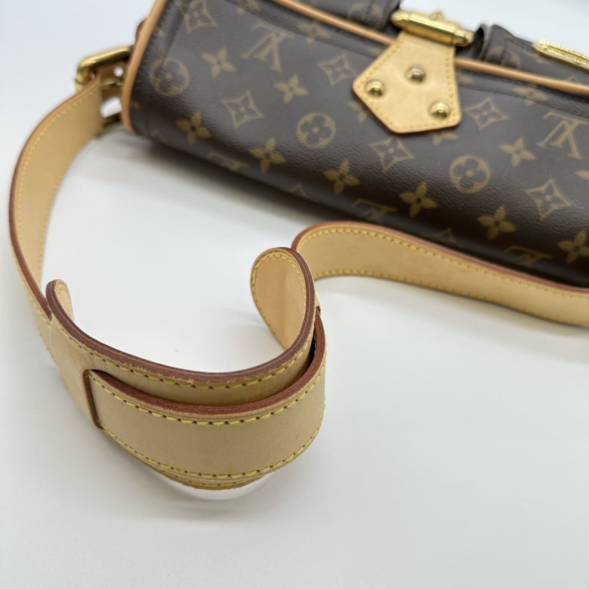 Louis Vuitton Brown Monogram Monogram Shoulder Bag (Pre-Owned)